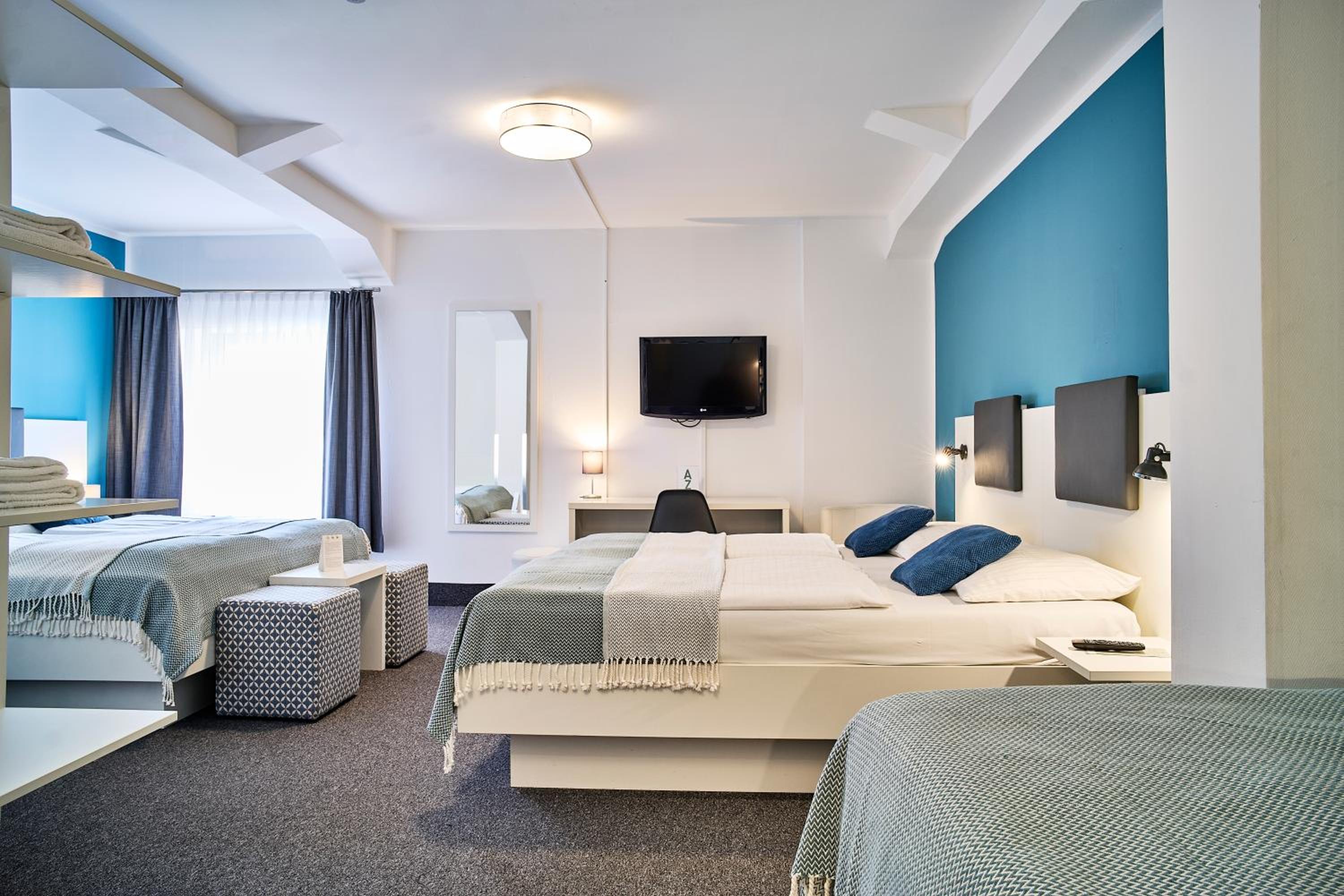 Six-bed Room Facing The Courtyard 