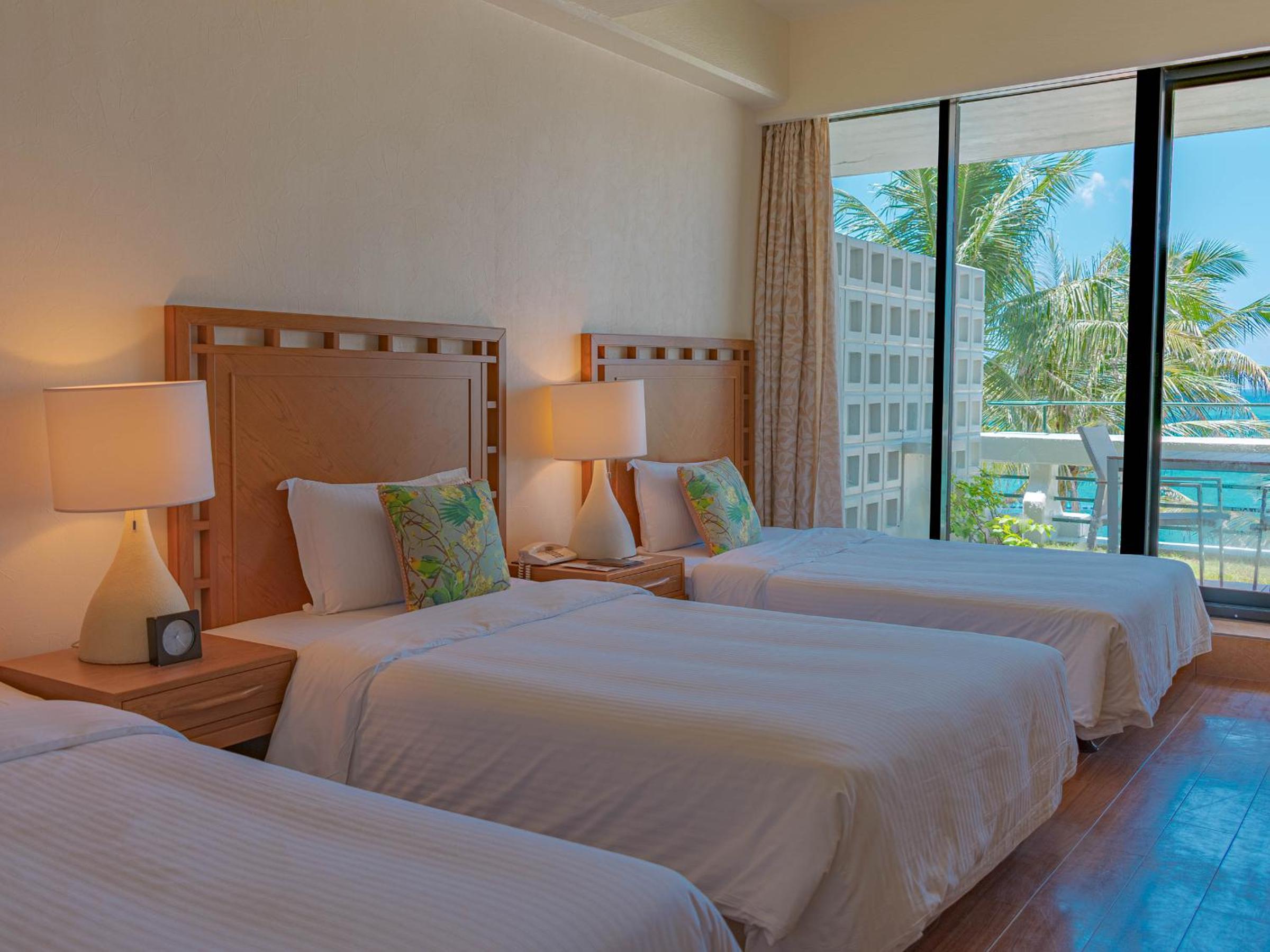 Club Deluxe Room with Ocean View and Lounge Access - Non-Smoking