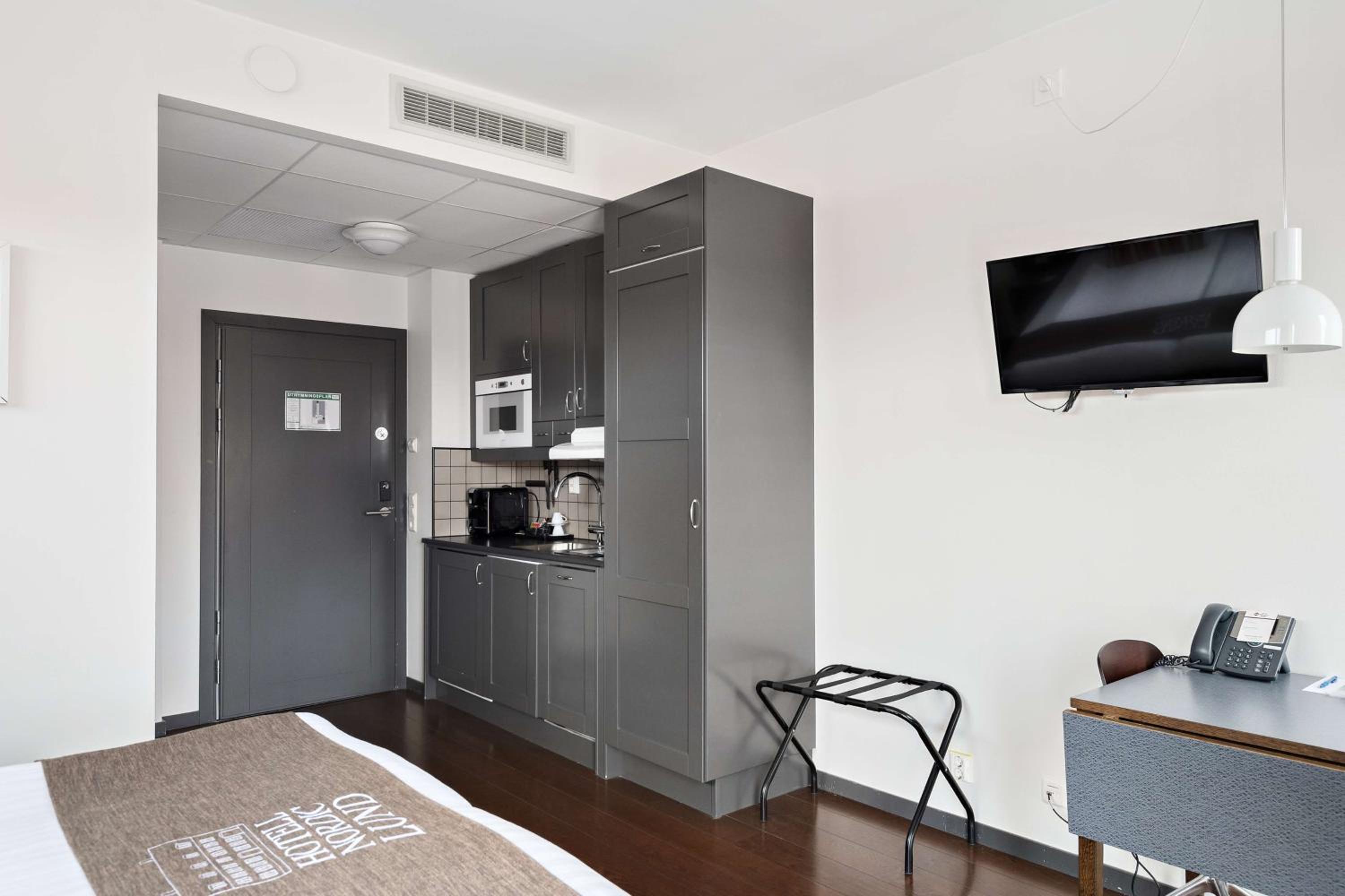 Superior Twin Room with Balcony