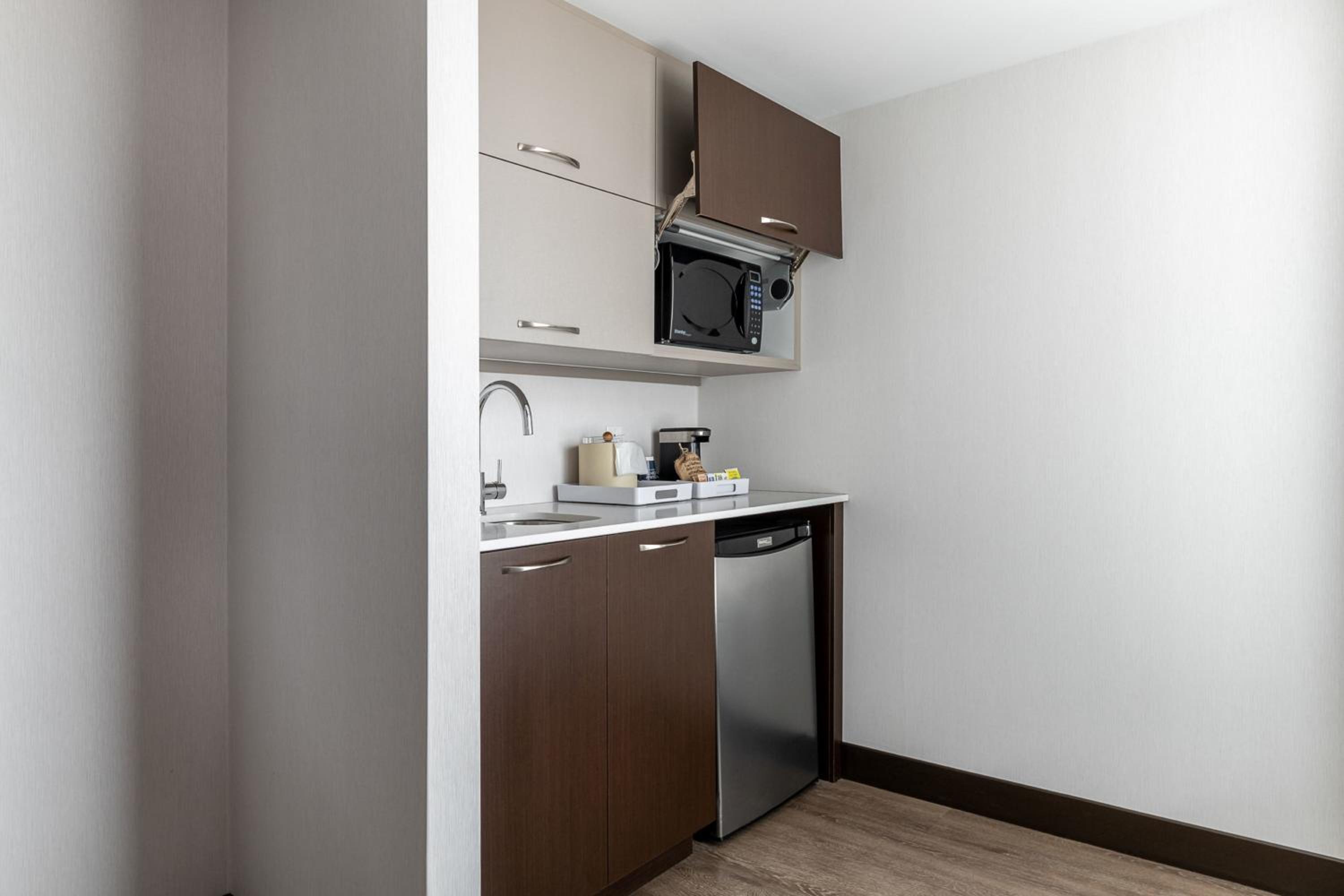 1 Bedroom Junior Suite, 1 King, Sofa bed 