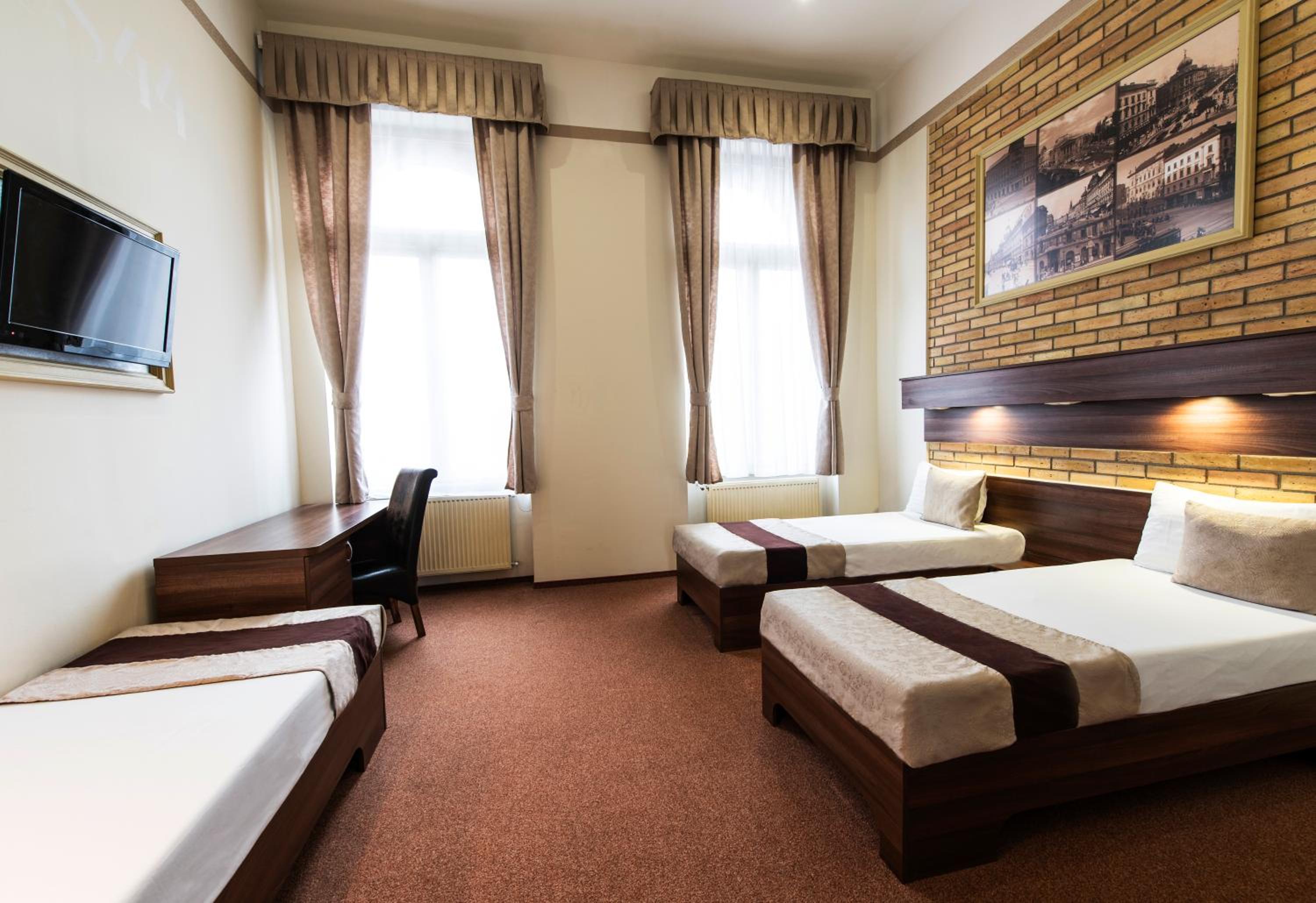 Triple Room