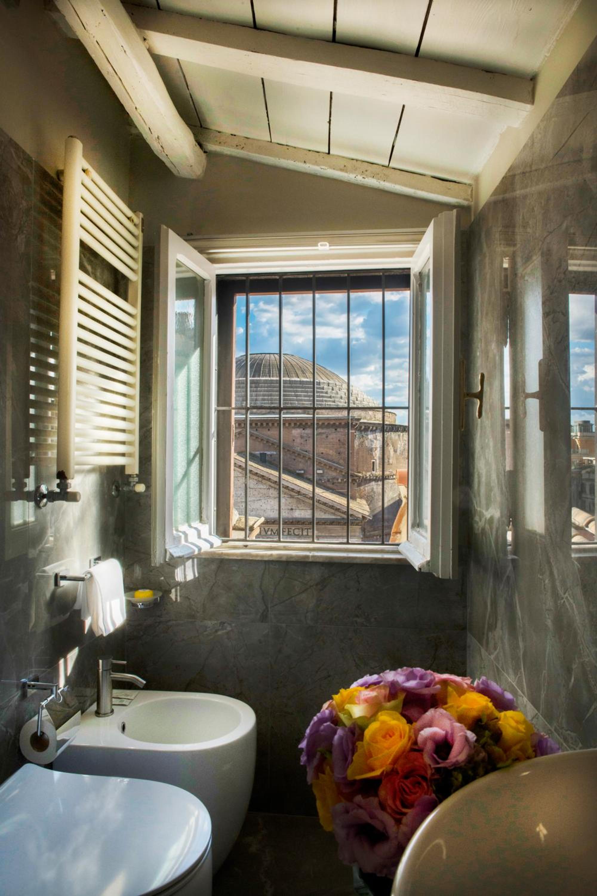 King Suite with Balcony Separate Building