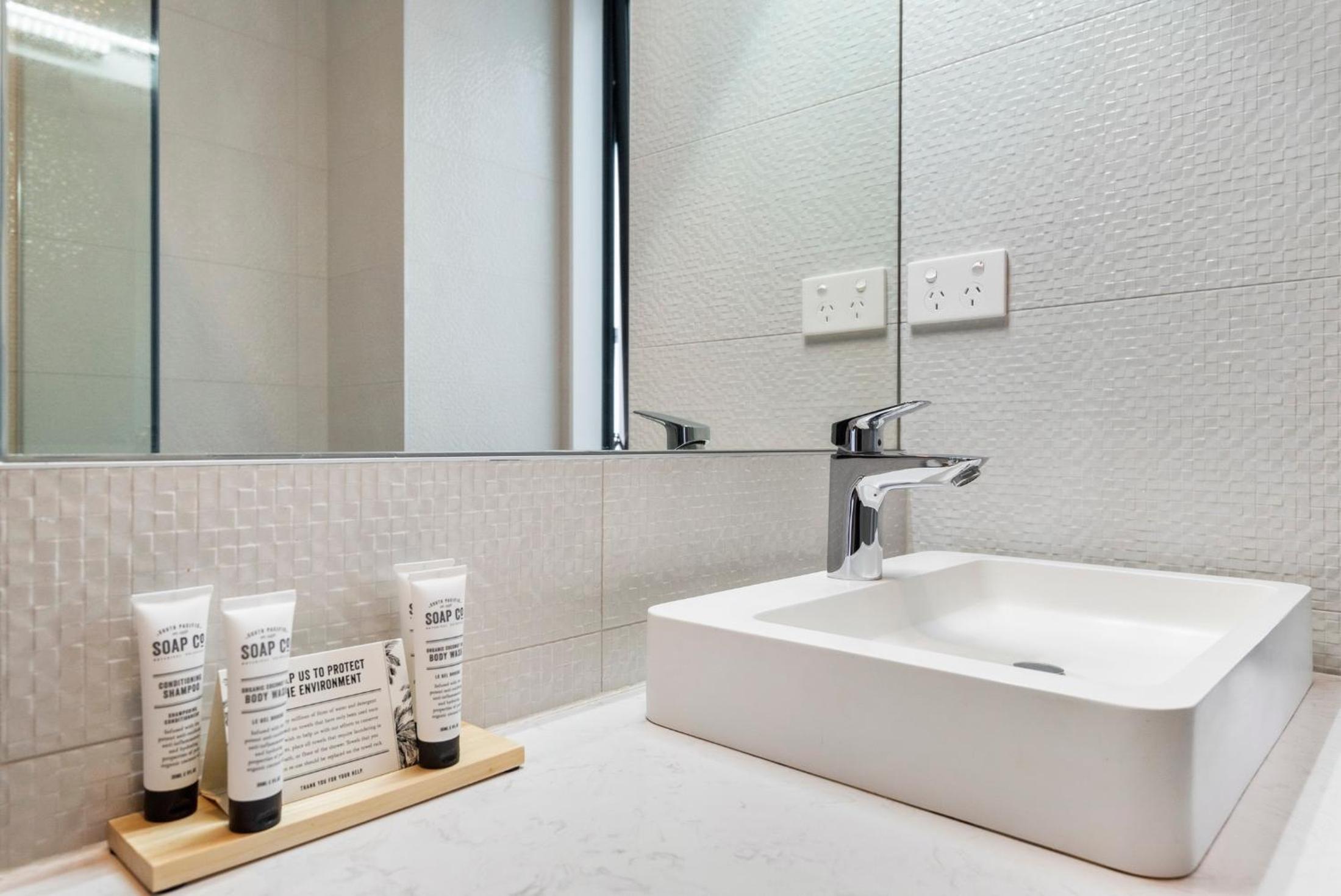 Studio Superior King