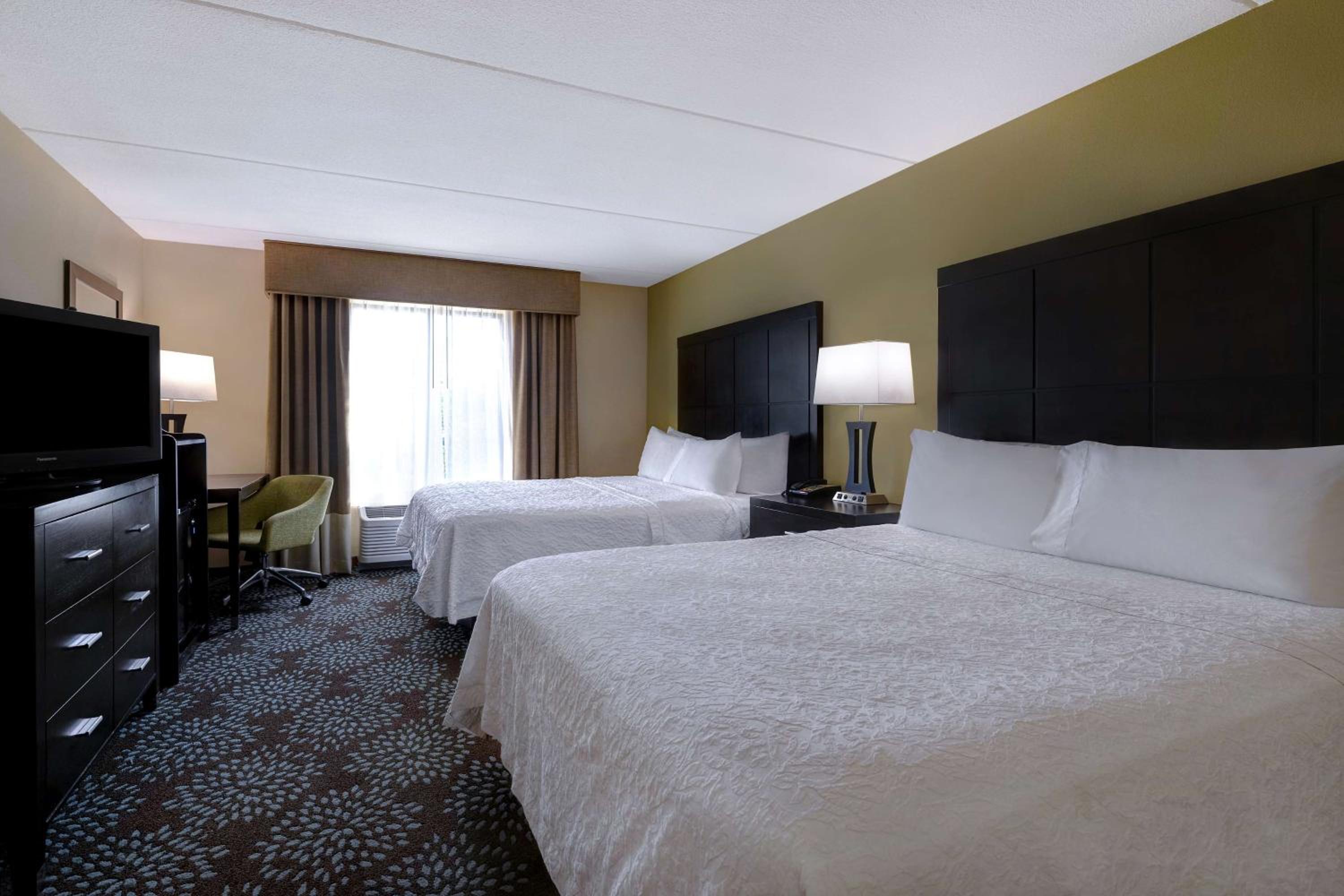 Queen Room with Two Queen Beds - Hearing Access/Non-Smoking