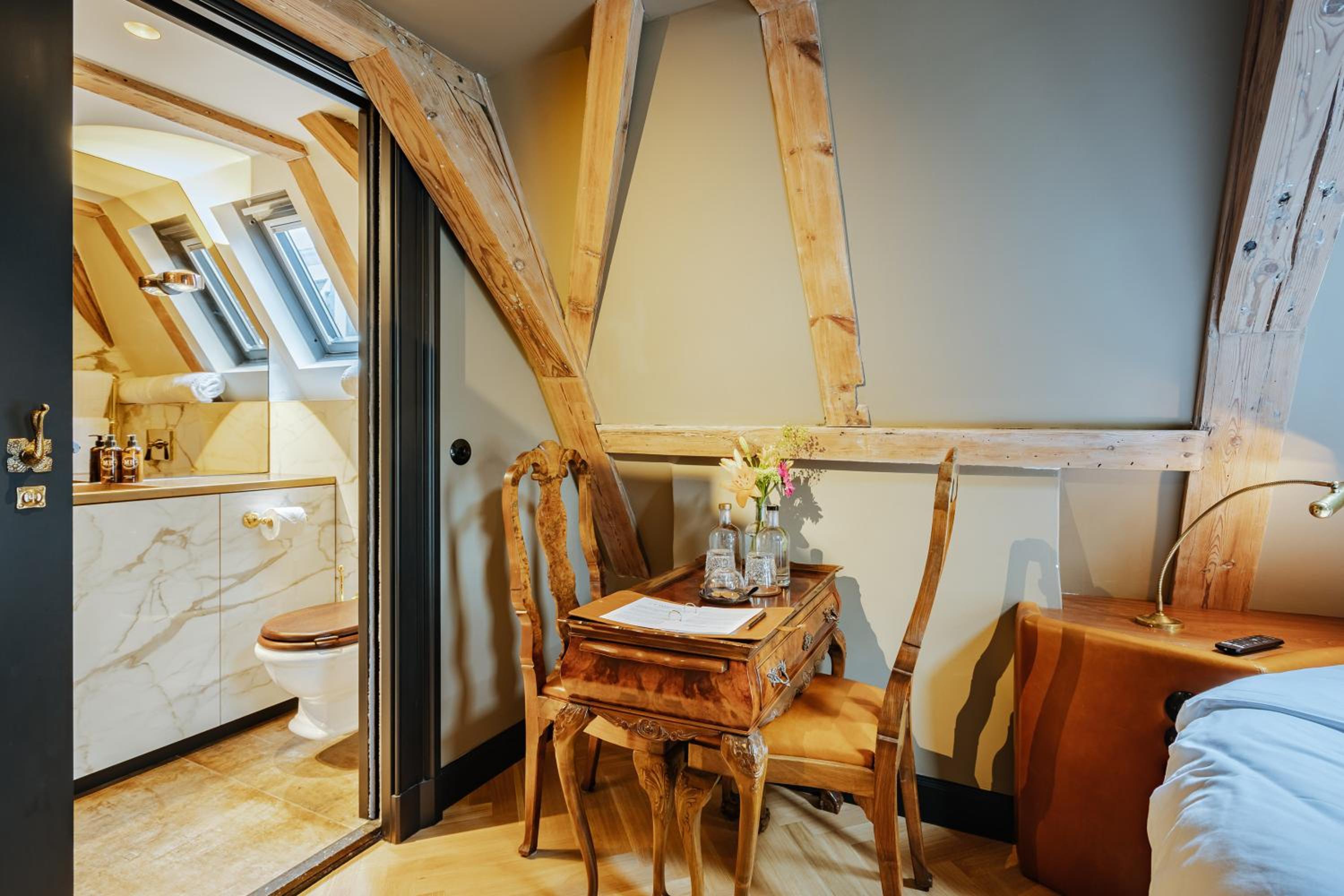 Tiny Double Room (J.P. Sweelinck)