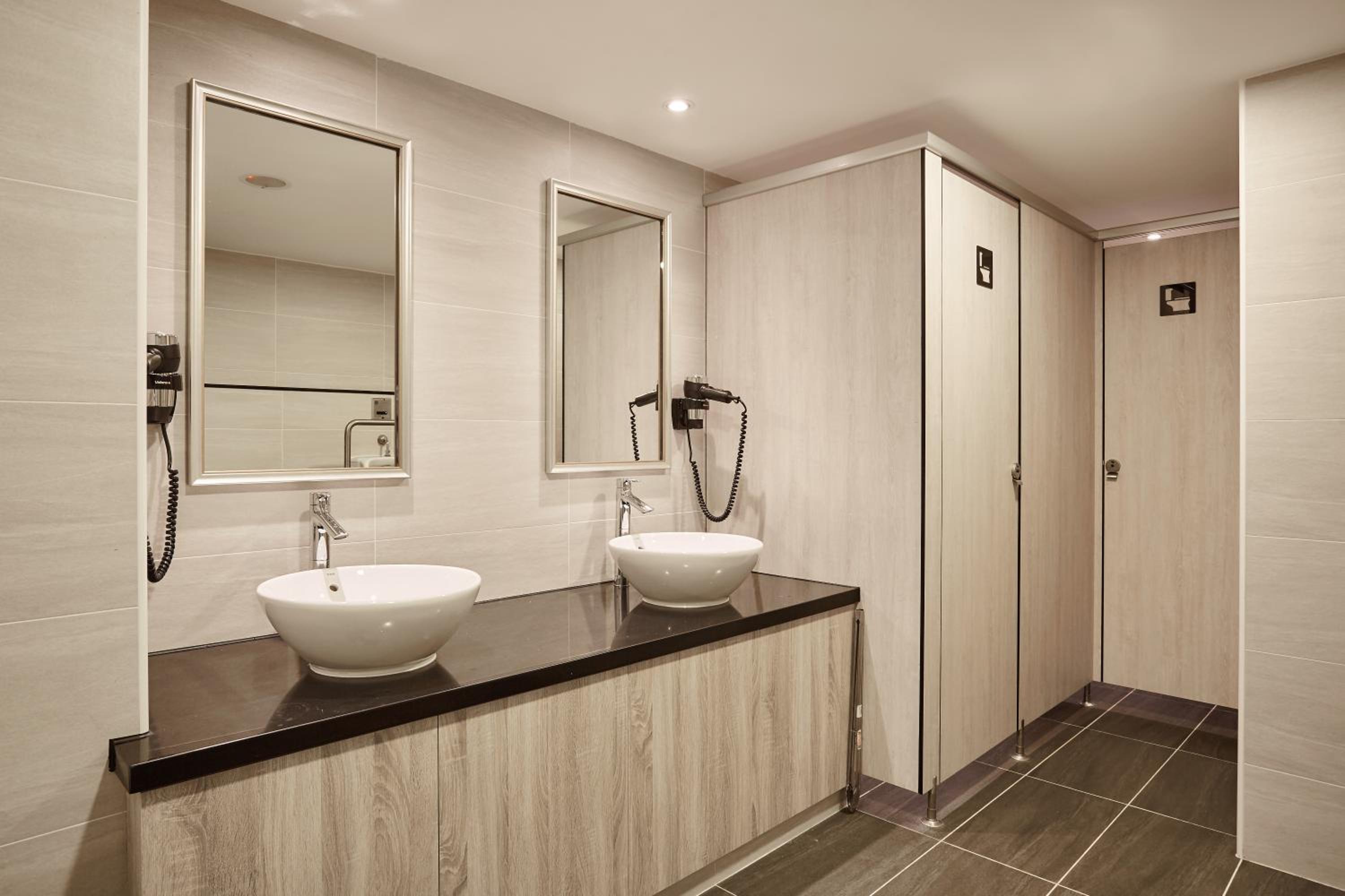 Male Single Room with Shared Bathroom