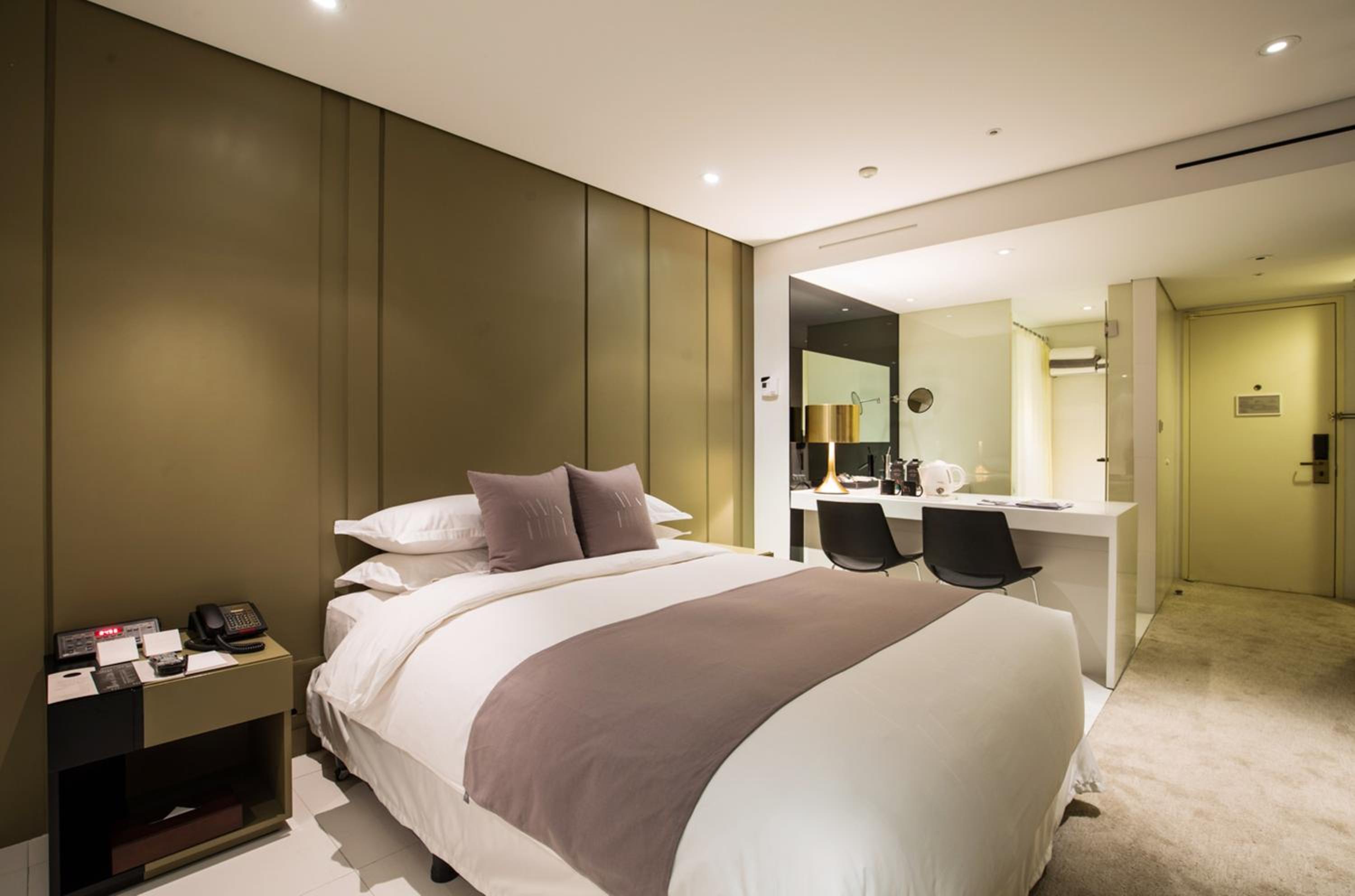 Deluxe Double Room with Mountain View