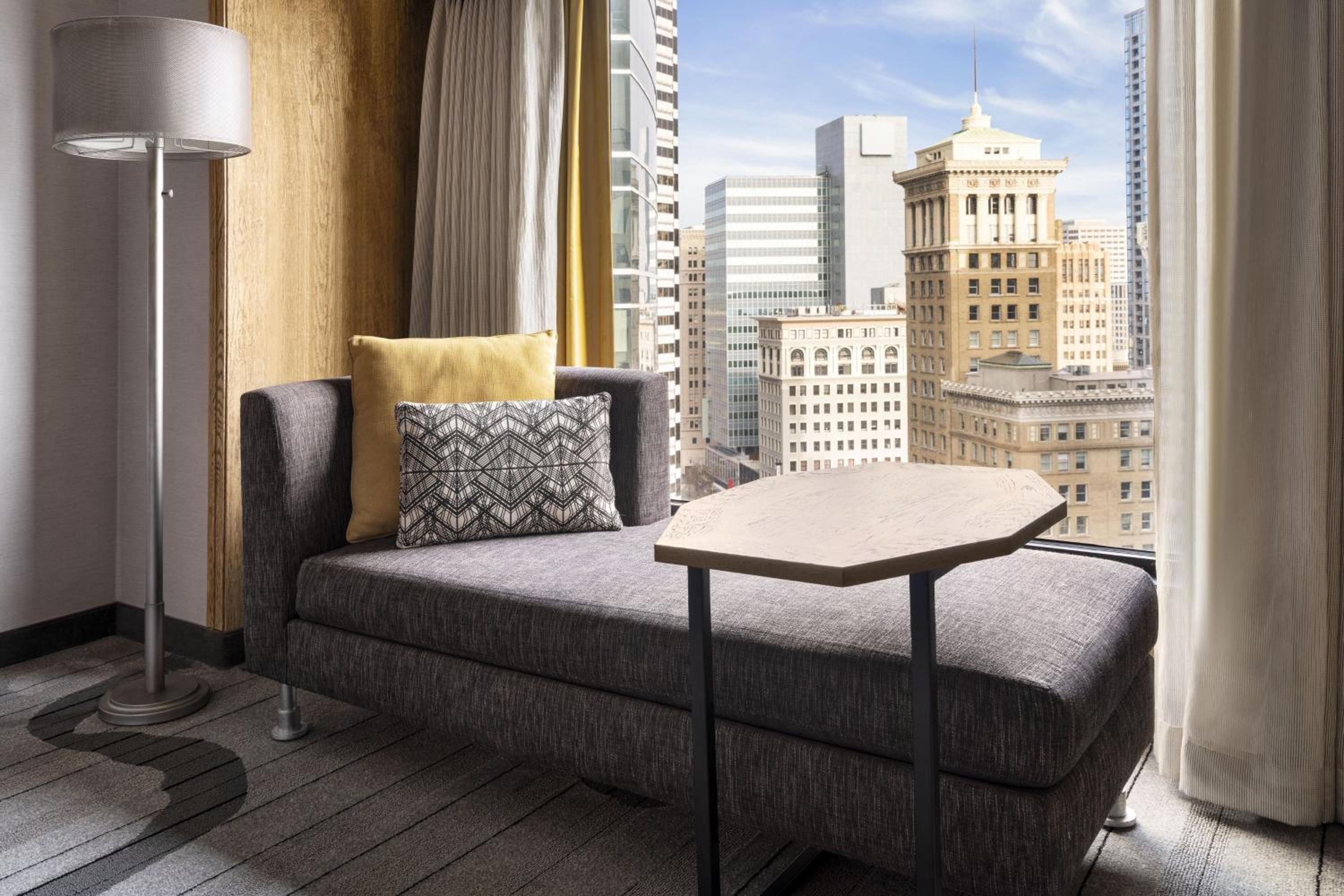 Corner King Room with Bay View