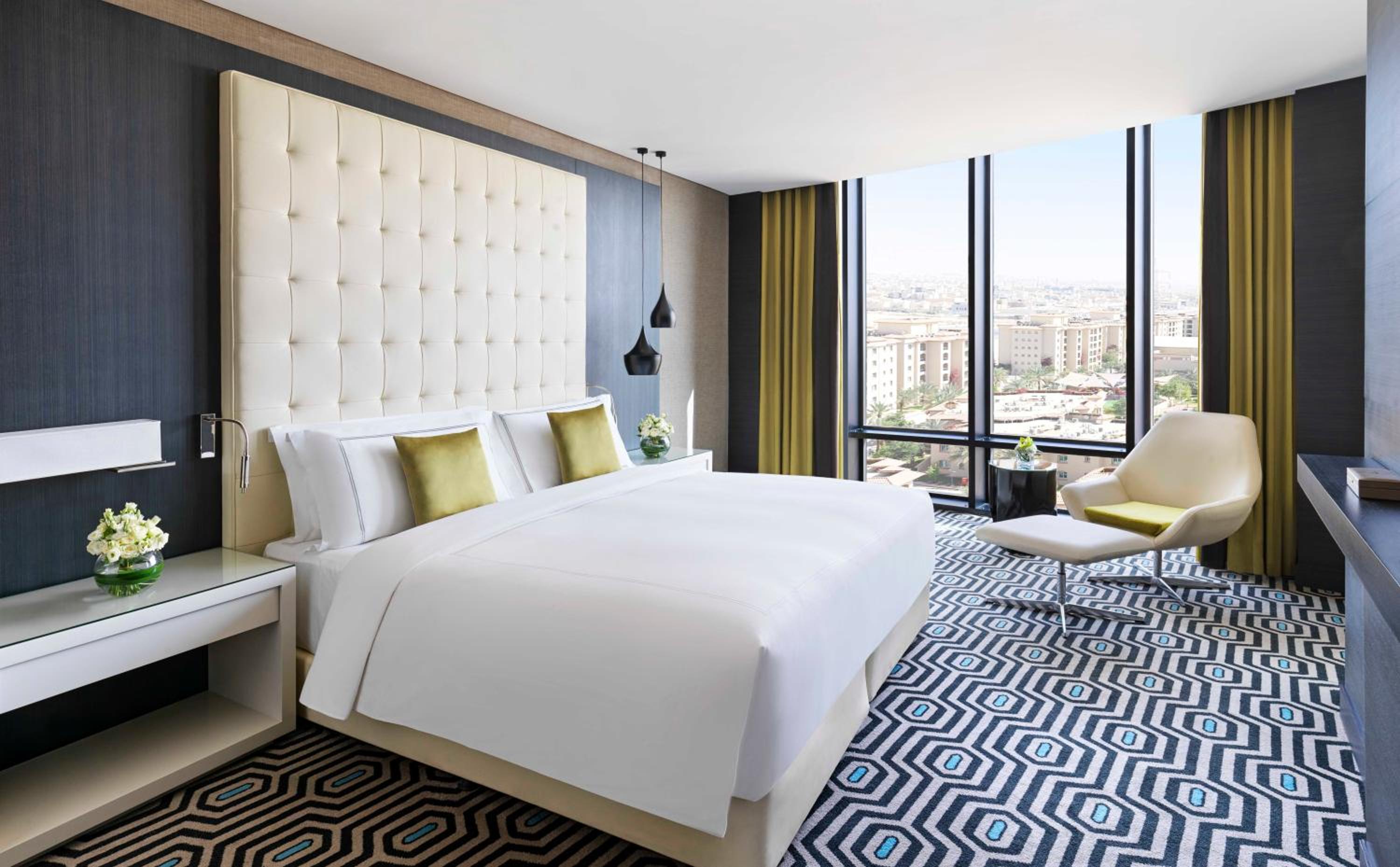 Business King Suite - Non-Smoking