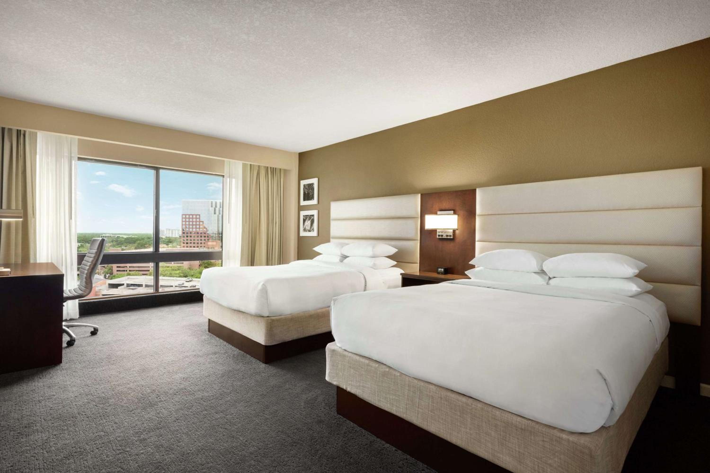 Corner Queen Room with Two Queen Beds