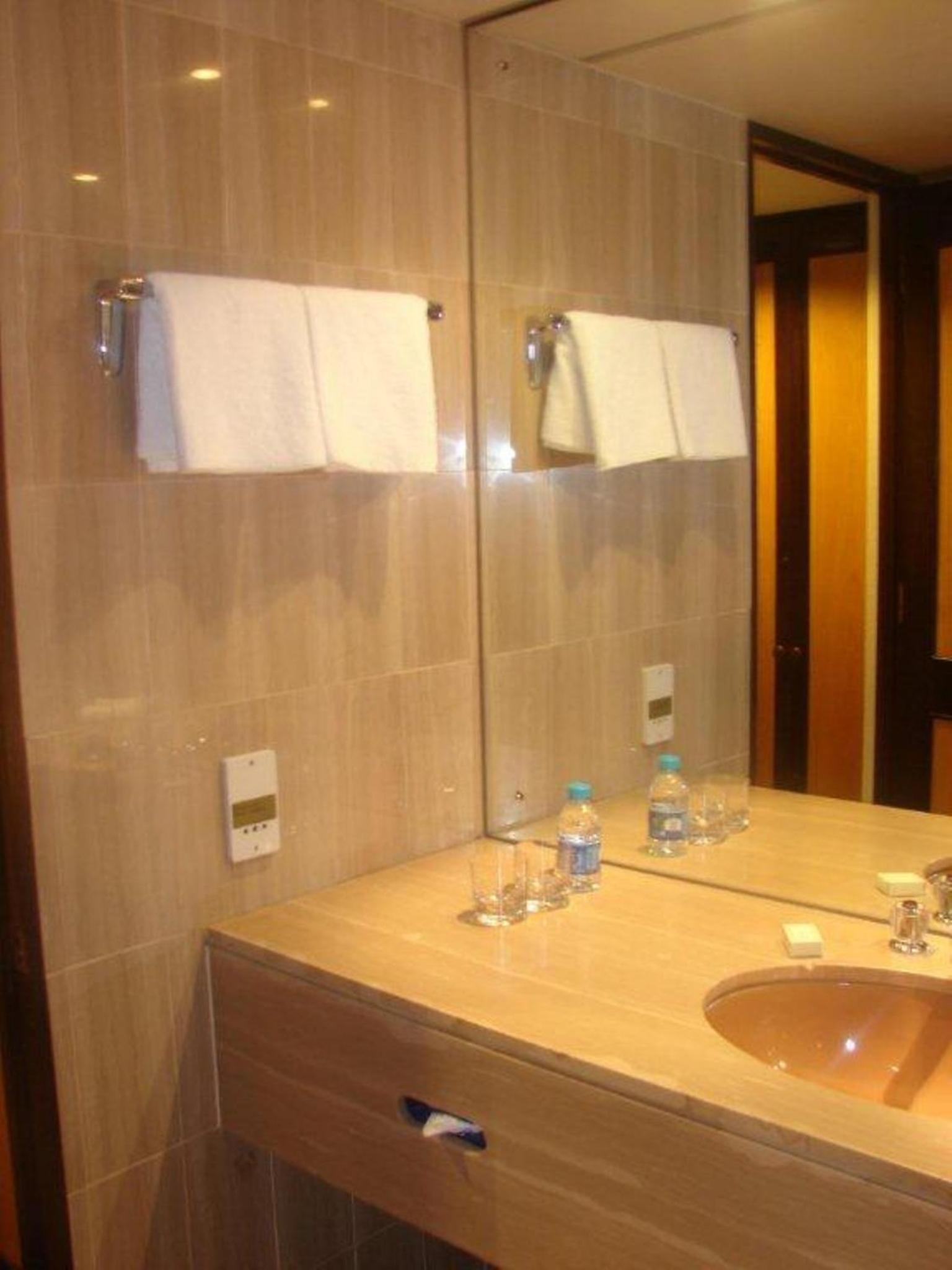 Double Room with Two Double Beds - Non-Smoking