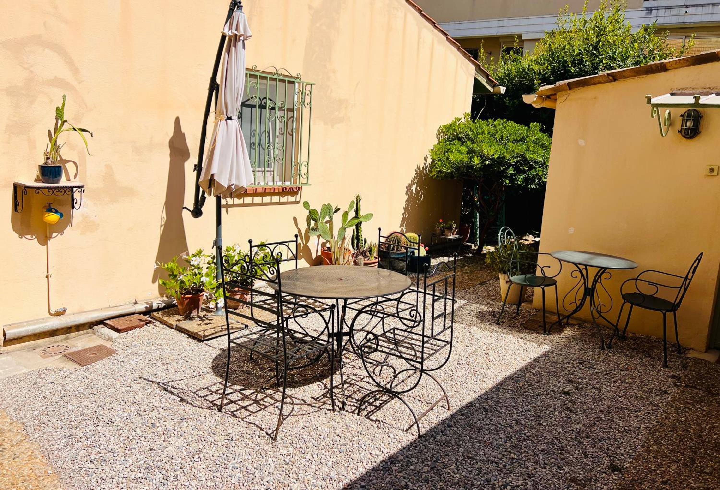 Family Room - Courtyard View