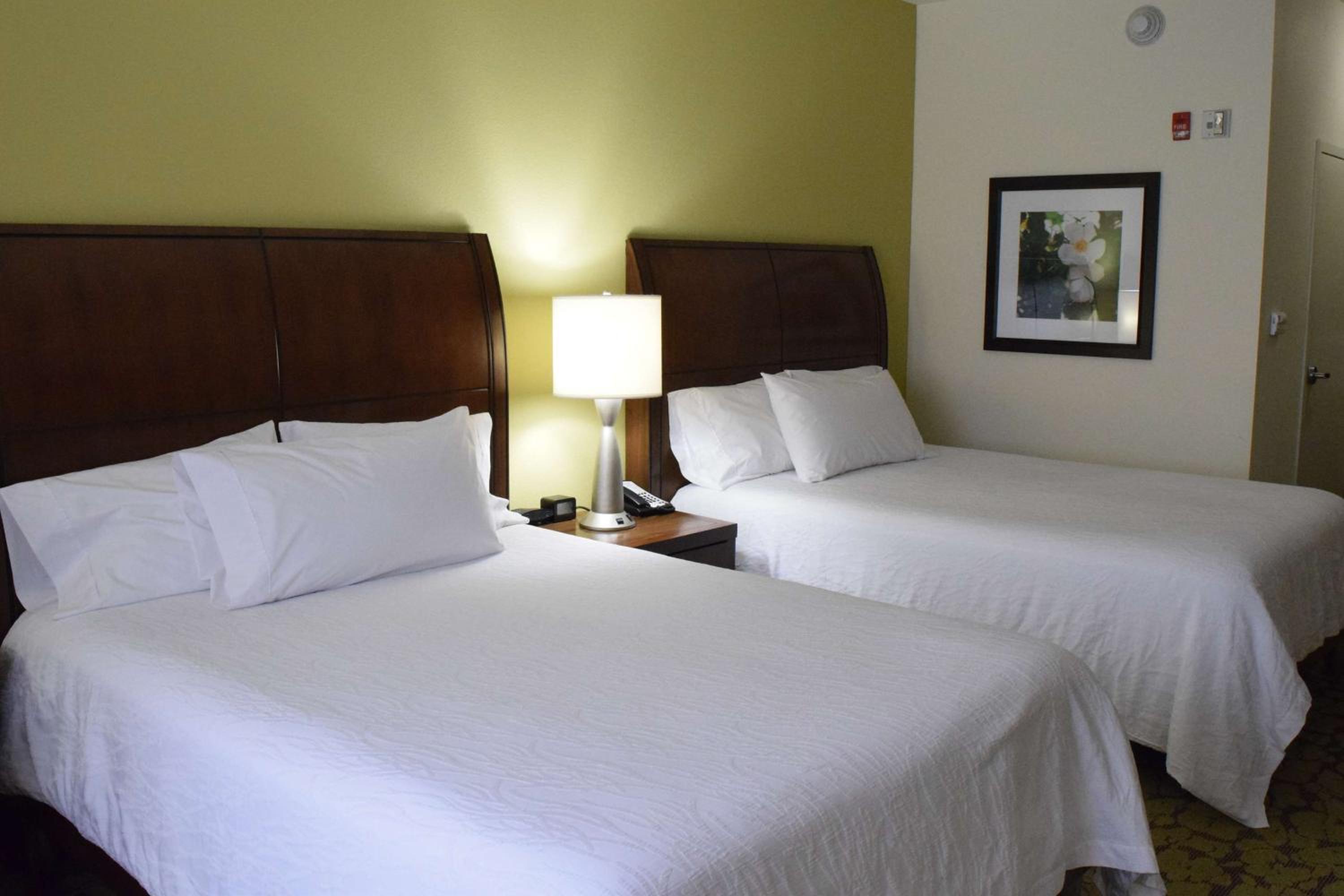 Queen Room with Two Queen Beds - Hearing Access