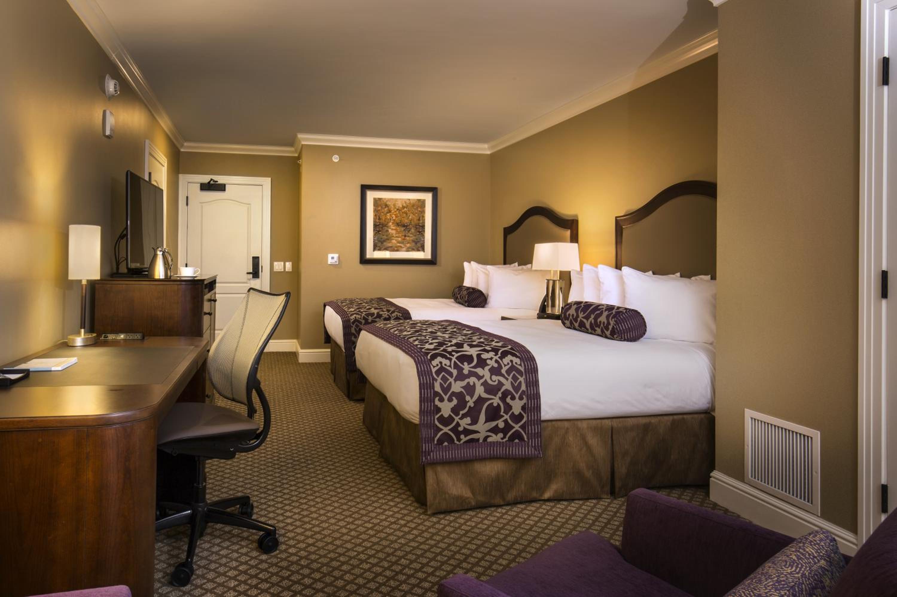 The Edgewater Queens