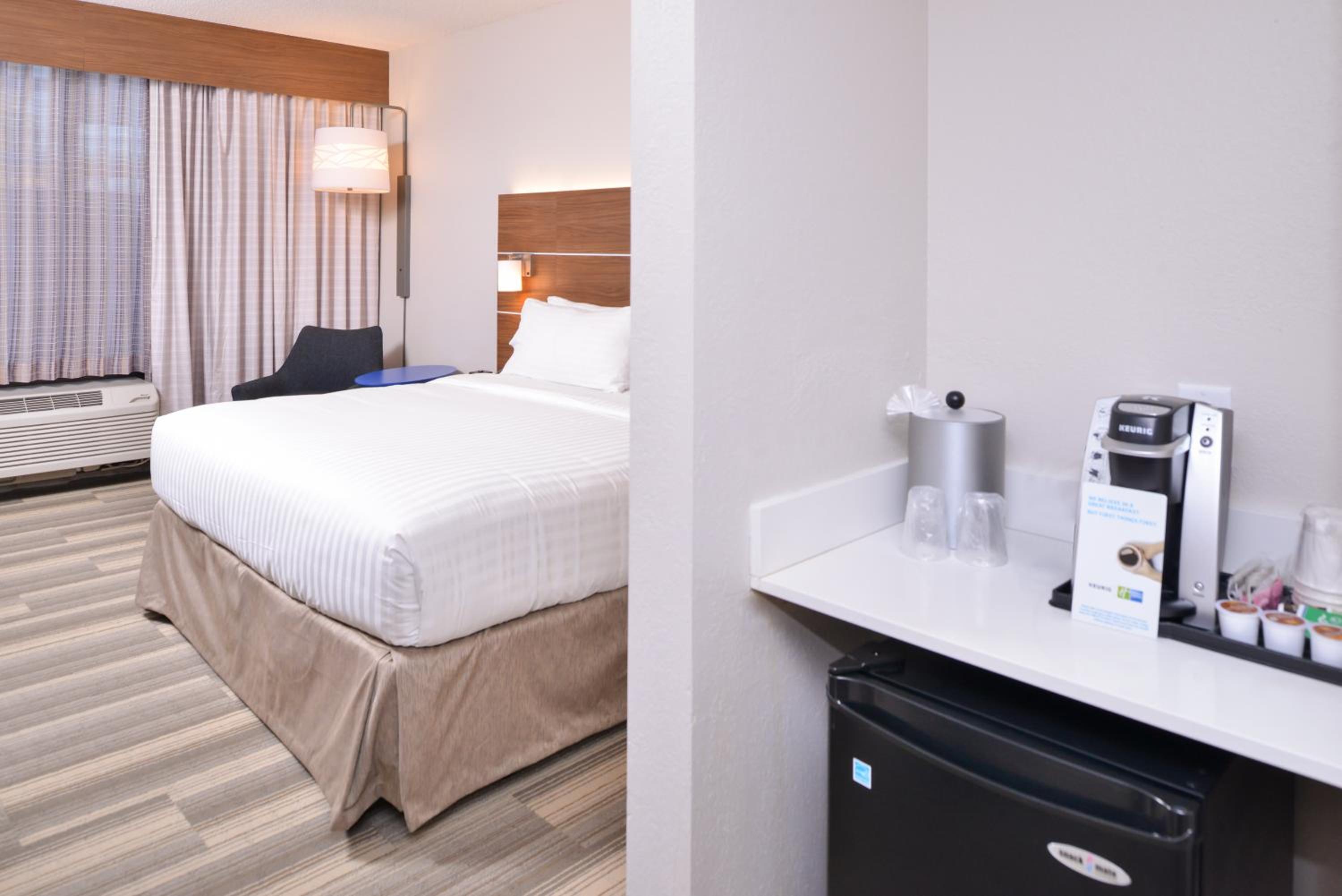King Room - Mobility Access/Hearing Accessible