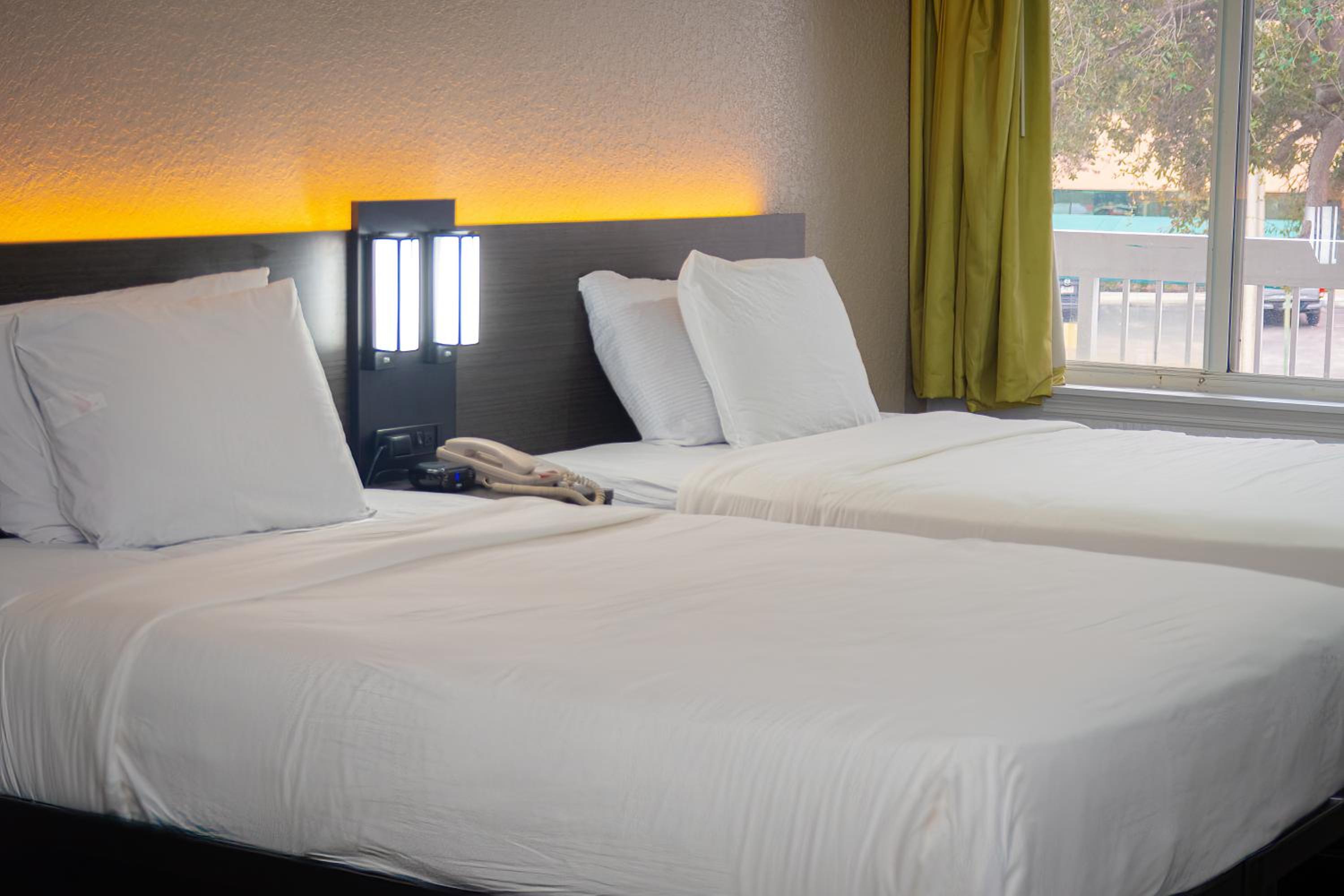 Queen Room with Two Queen Beds - Smoking