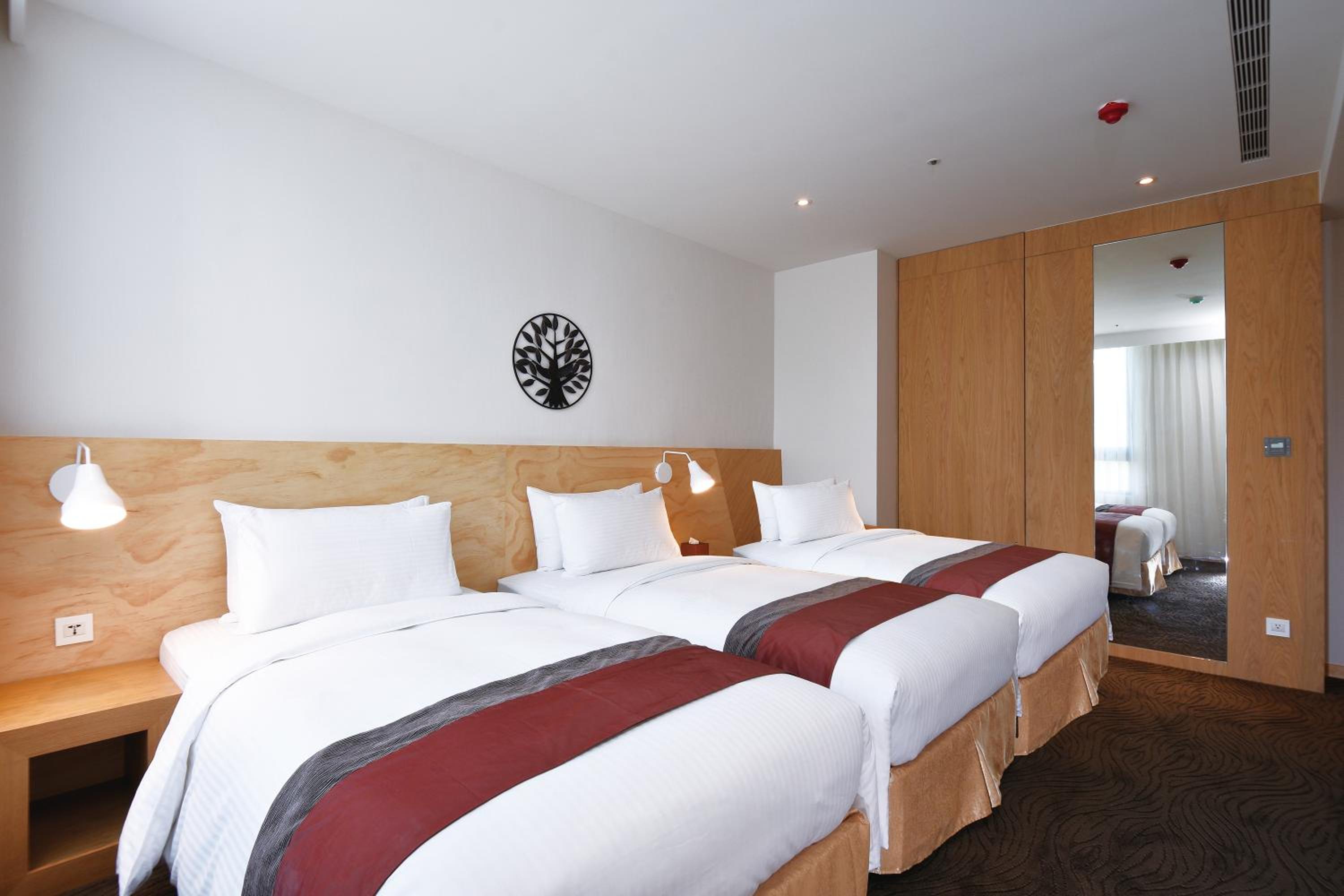 Triple Room with City View