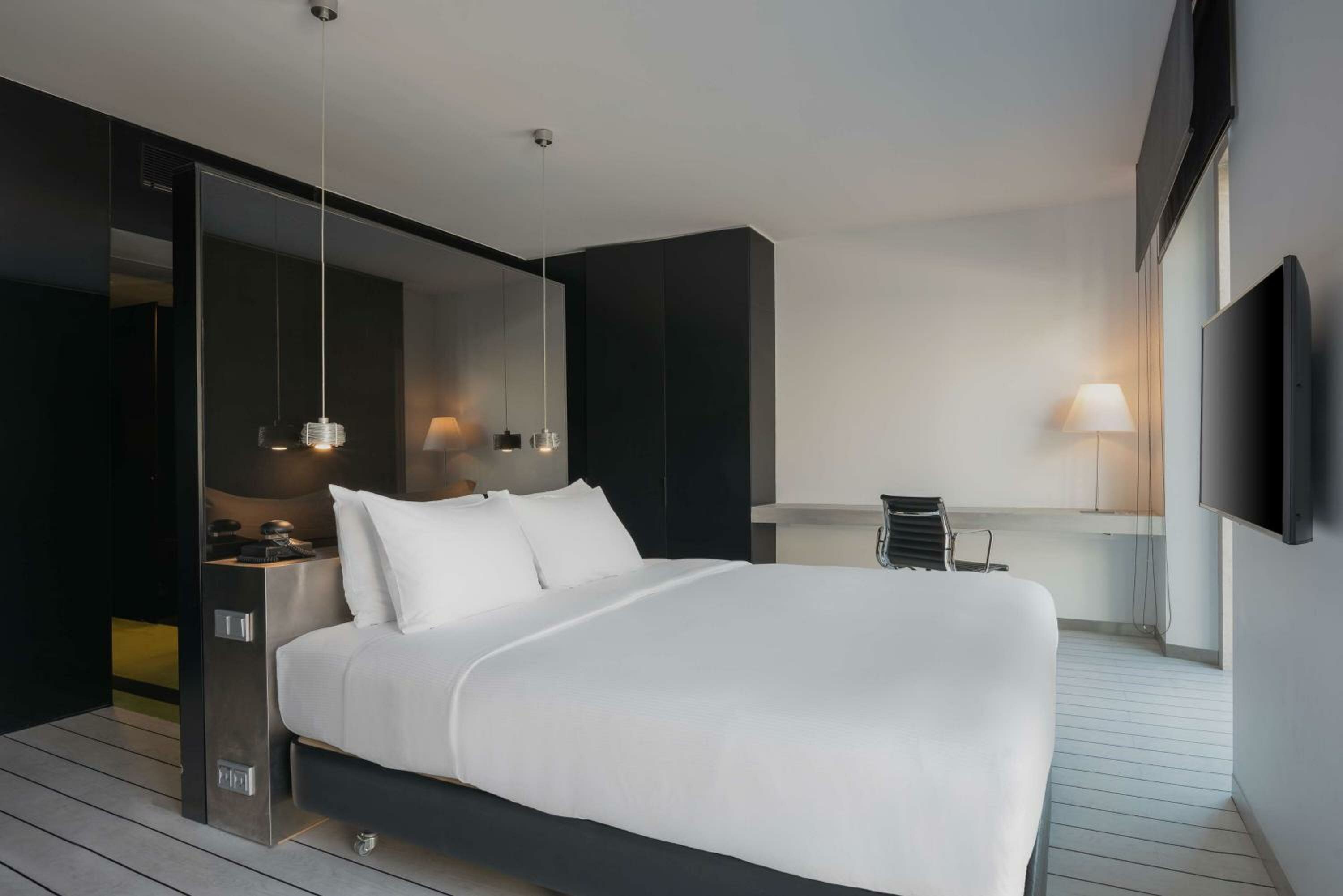 King Guest Room Disable