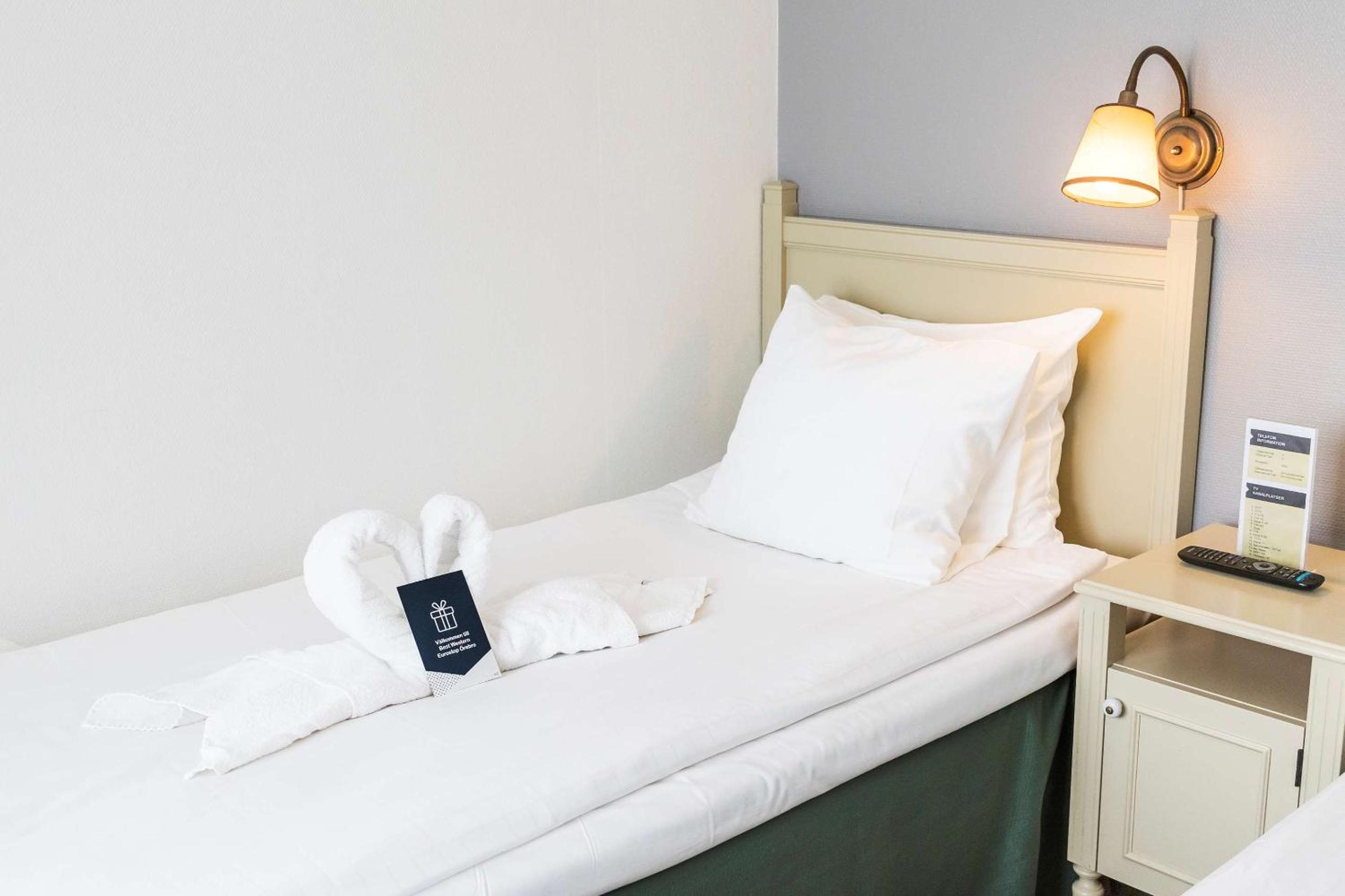 Standard Quadruple Room with Two Single Beds - Non-Smoking