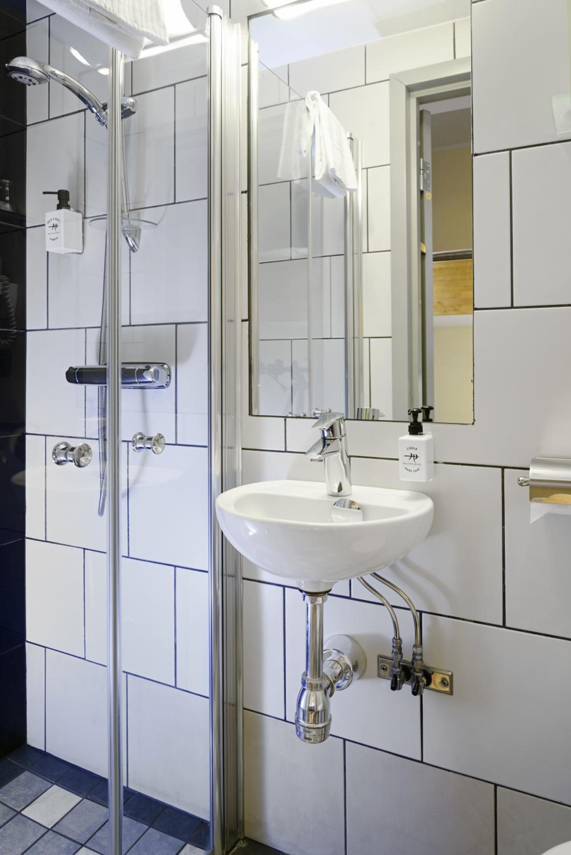 Economy Double Room with Shared Bathroom (No Window)