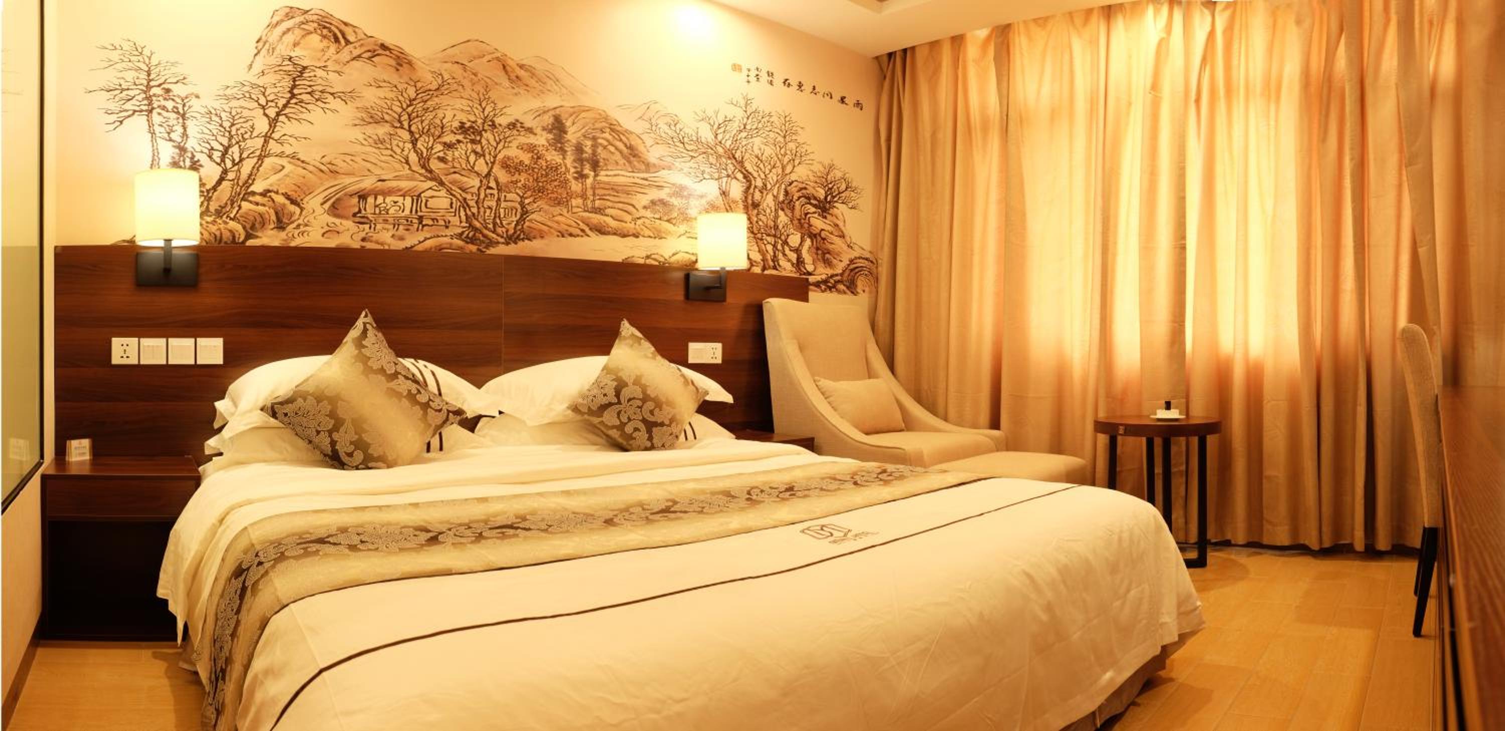 Deluxe King Room
