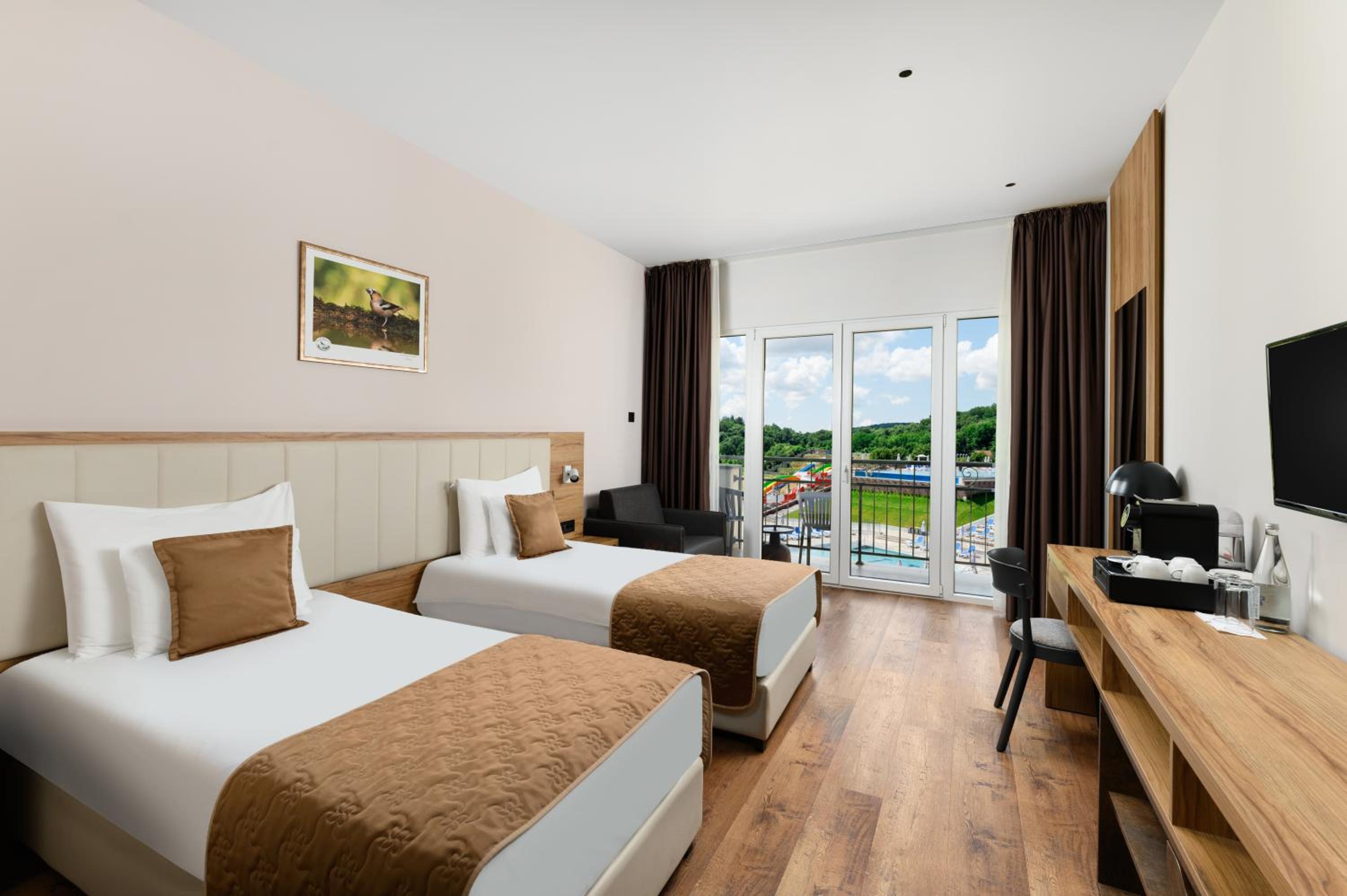 Superior Room with Two Single Beds and Balcony