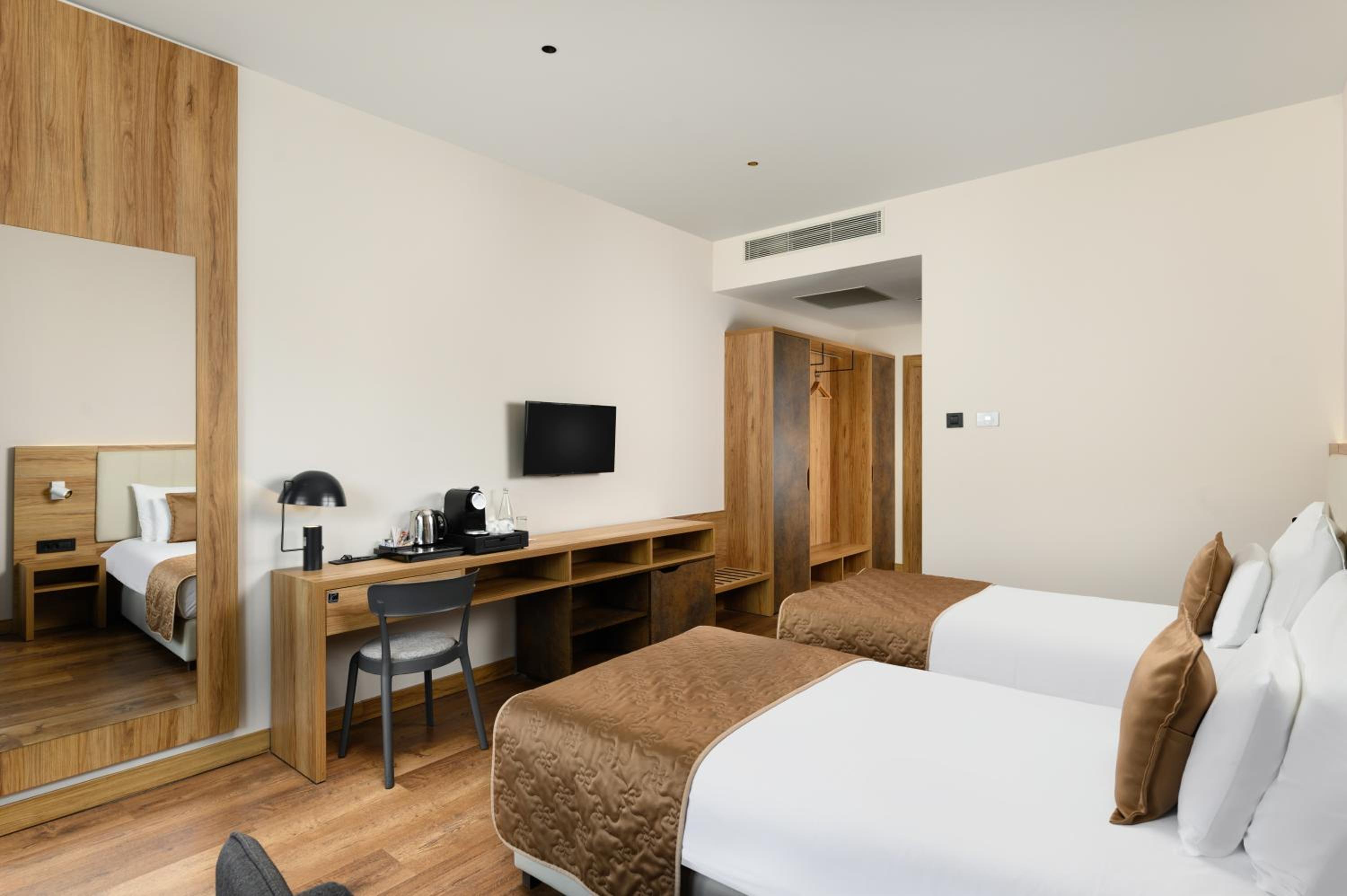 Superior Room with Two Single Beds and Balcony