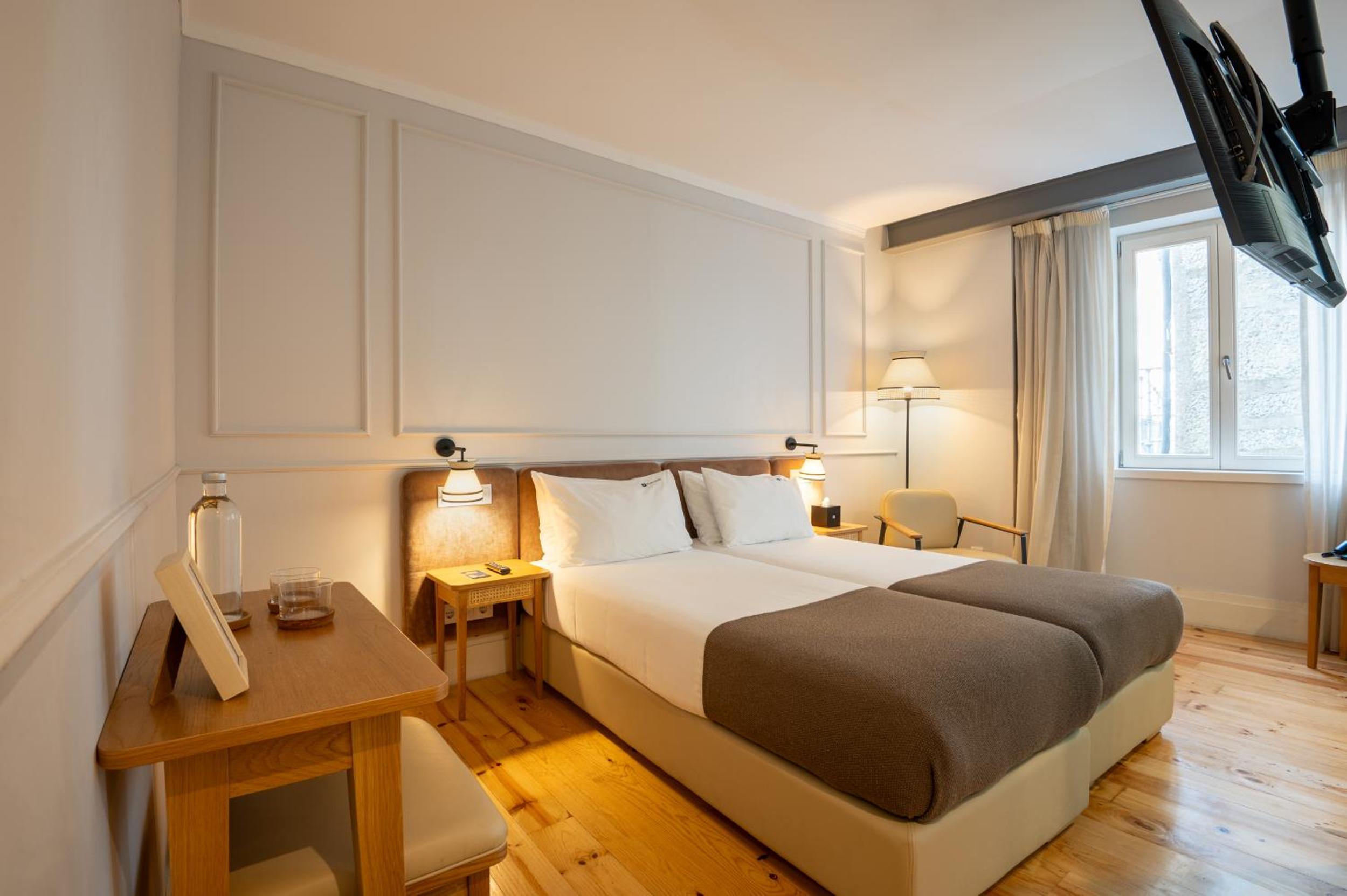 Twin Room with Interior View