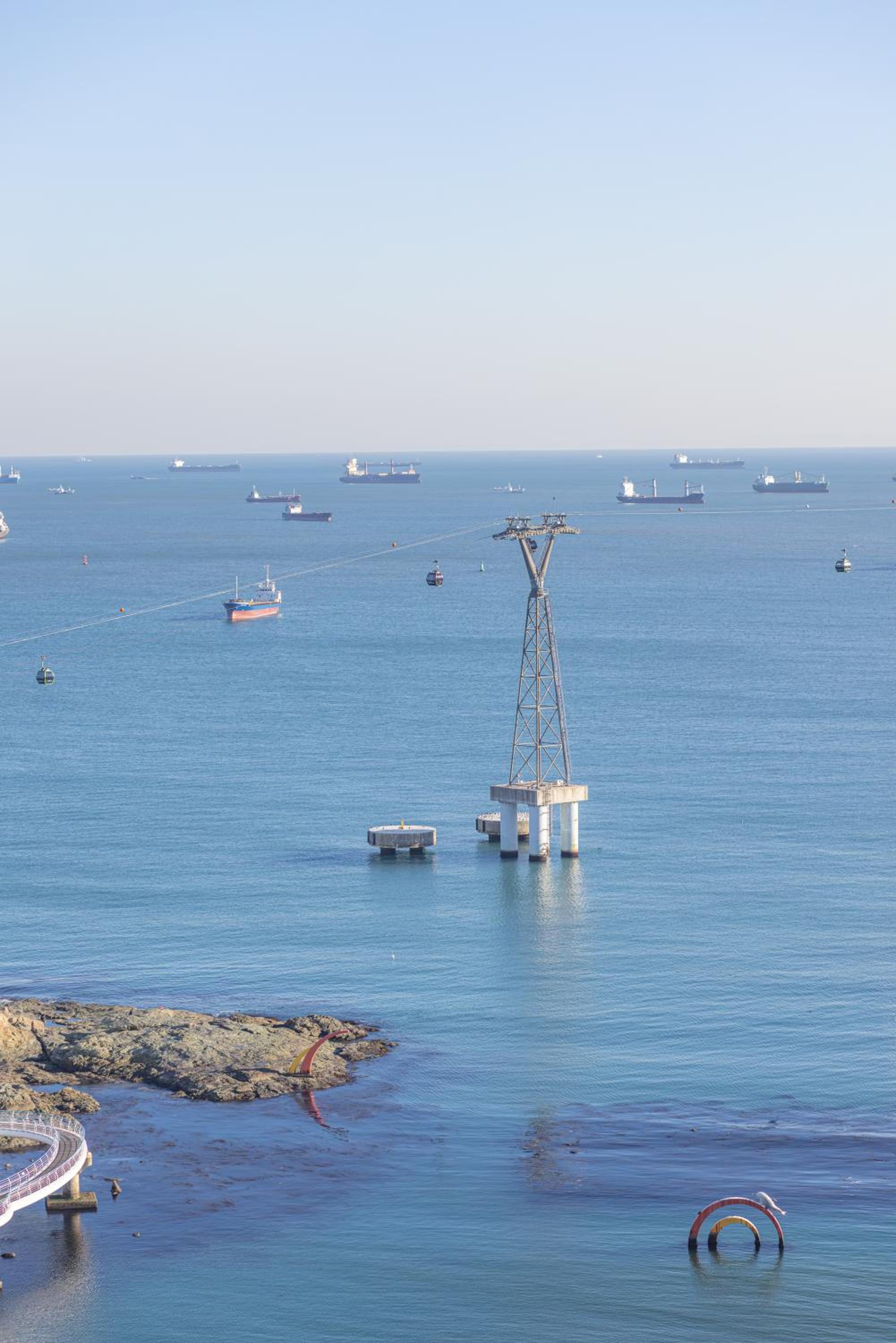 Deluxe Guest Room - High Floor, 1 King Bed, Sea view