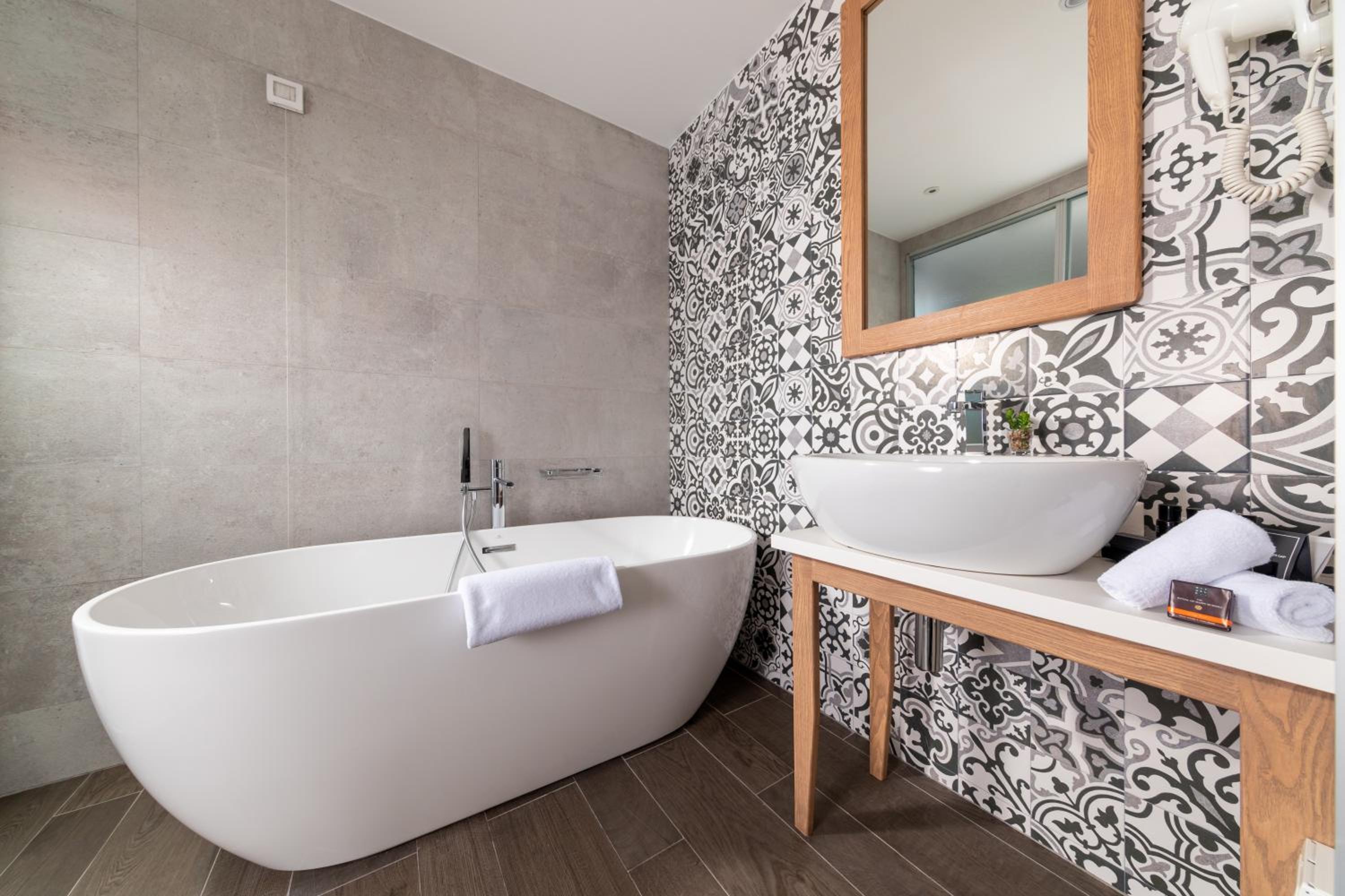 Presidential Two-Bedroom Apartment with Balcony