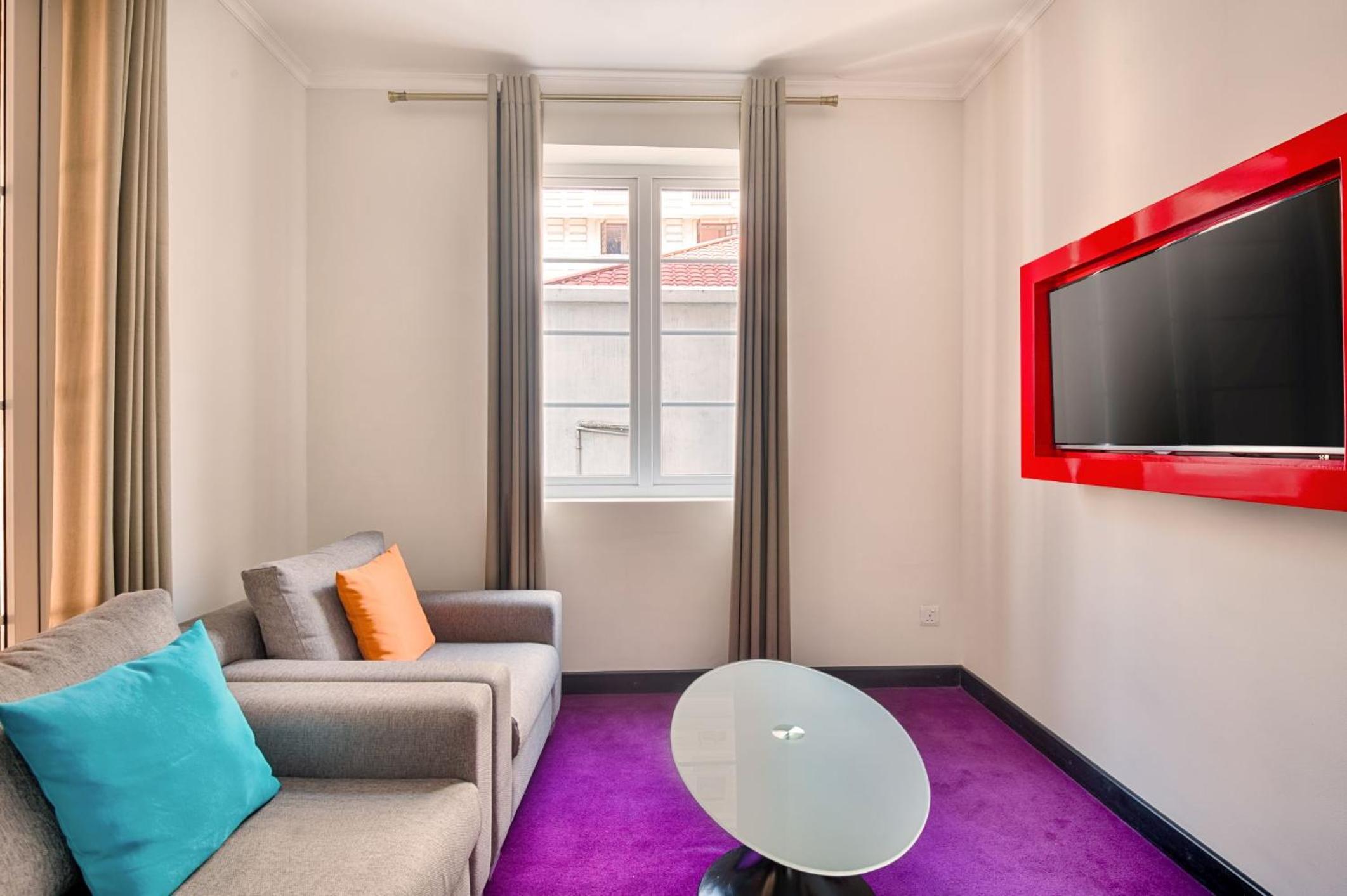 Deluxe Family Room with 15% Discount Voucher from One World Duty Free - Portcity Colombo and 20% off on Laundry Services