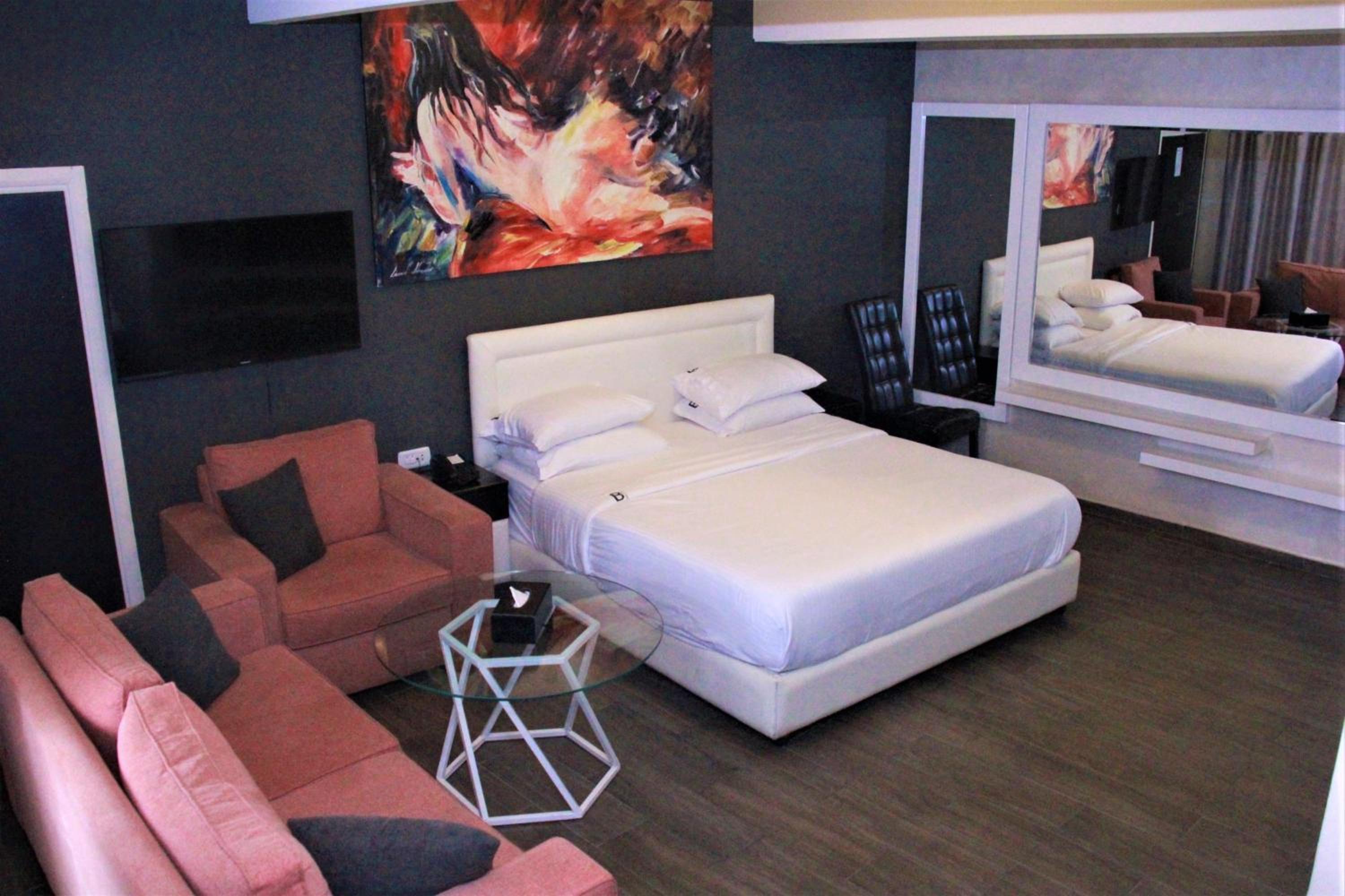 Beverly Suite