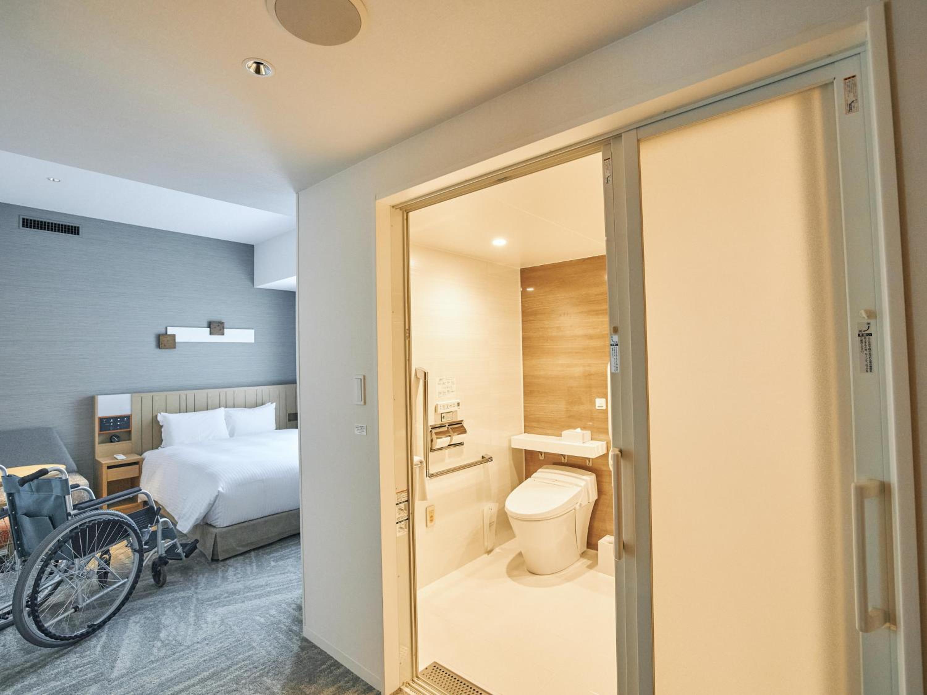 Universal Room - Non-Smoking