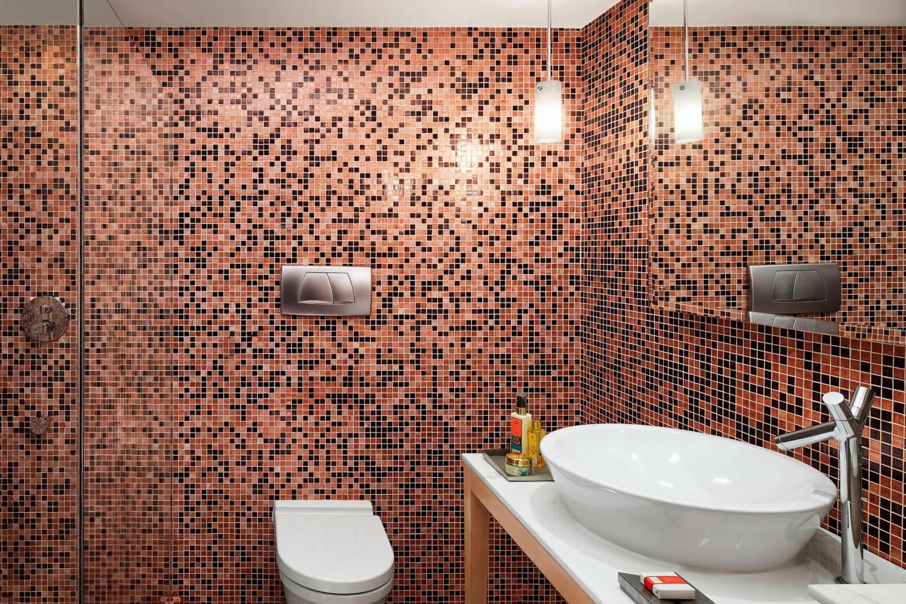 Club Double/Twin Room - 2 way Airport Transfer, Access to club lounge including Hi-Tea from 3-5 pm,  Happy Hours from 6-8 pm