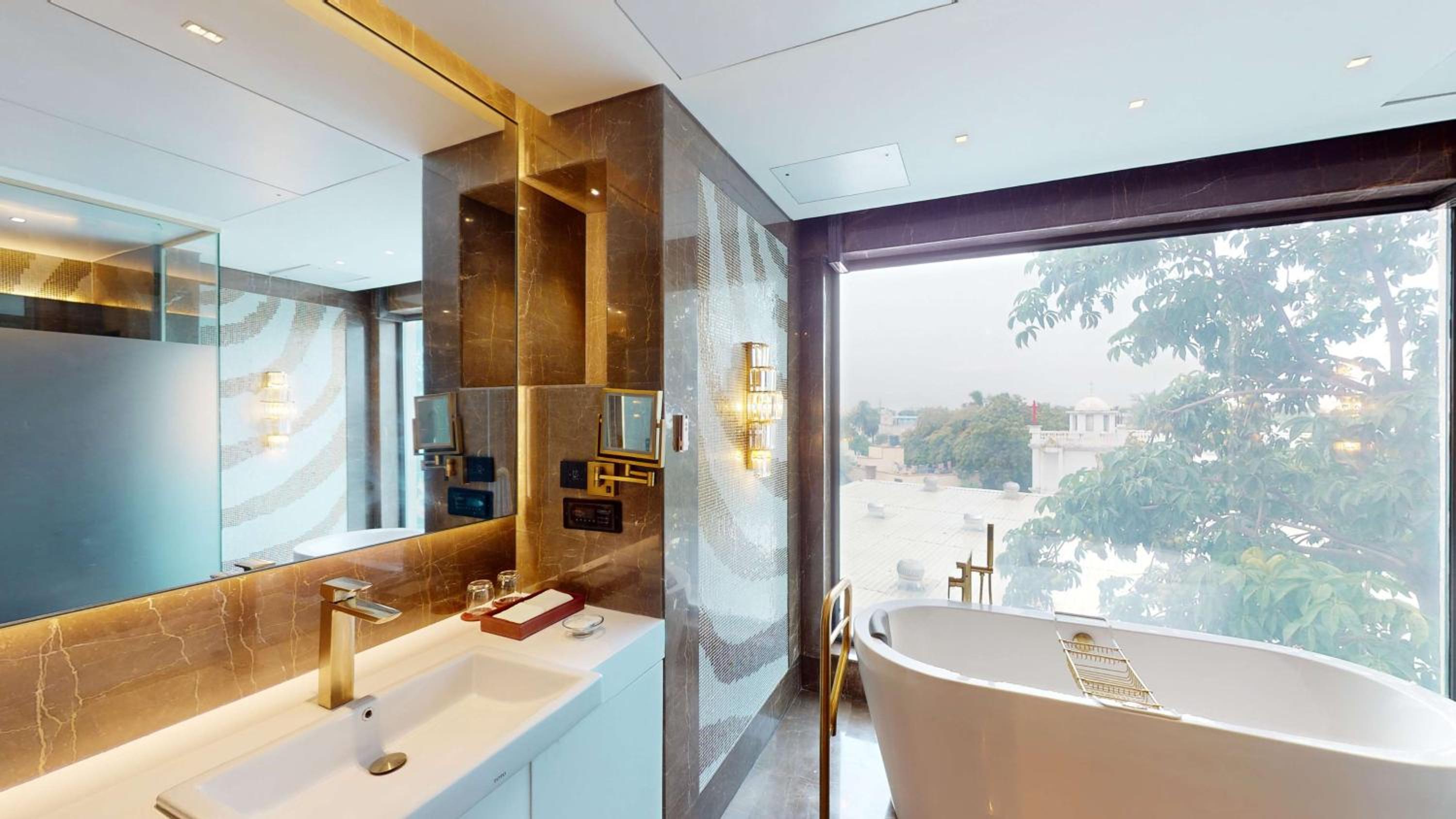 One-Bedroom Suite with Airport Transfers and Club Lounge access