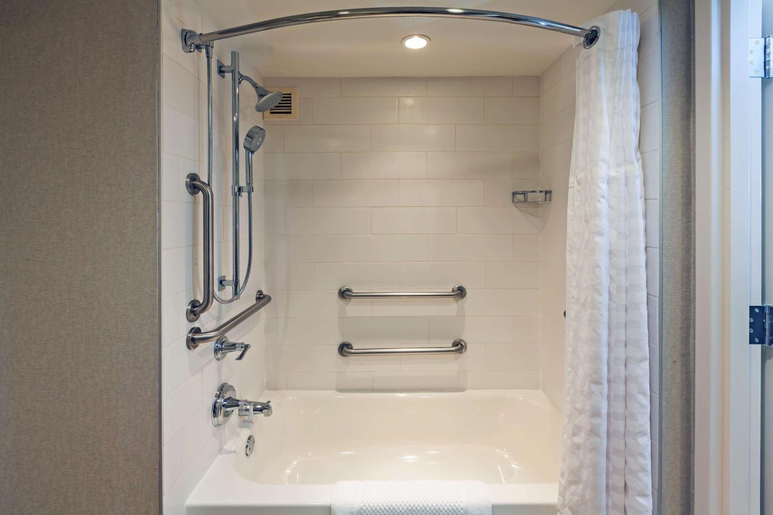 King Room - Mobility Access/Non-Smoking