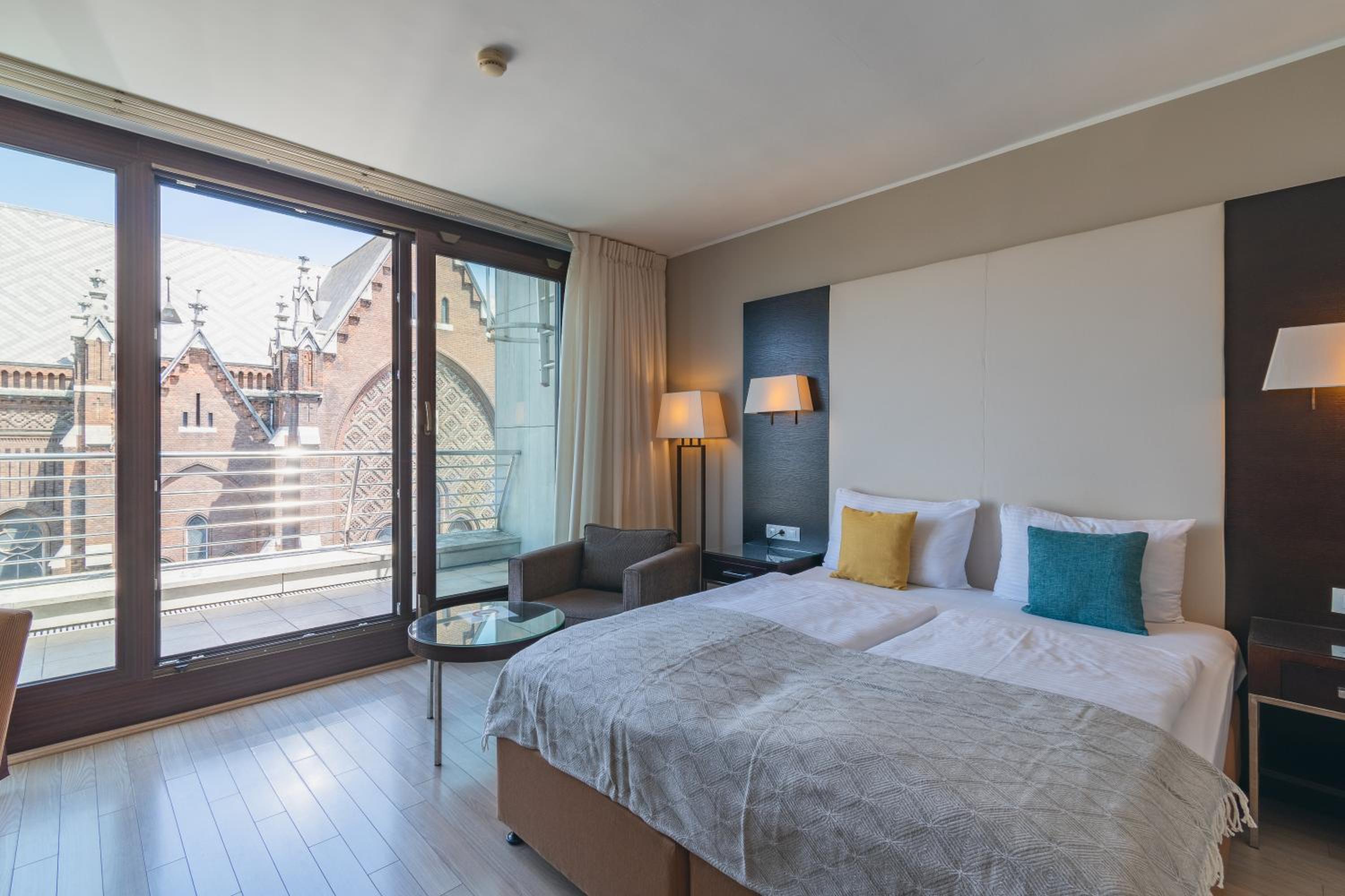 Deluxe Double Room Single use with Balcony 