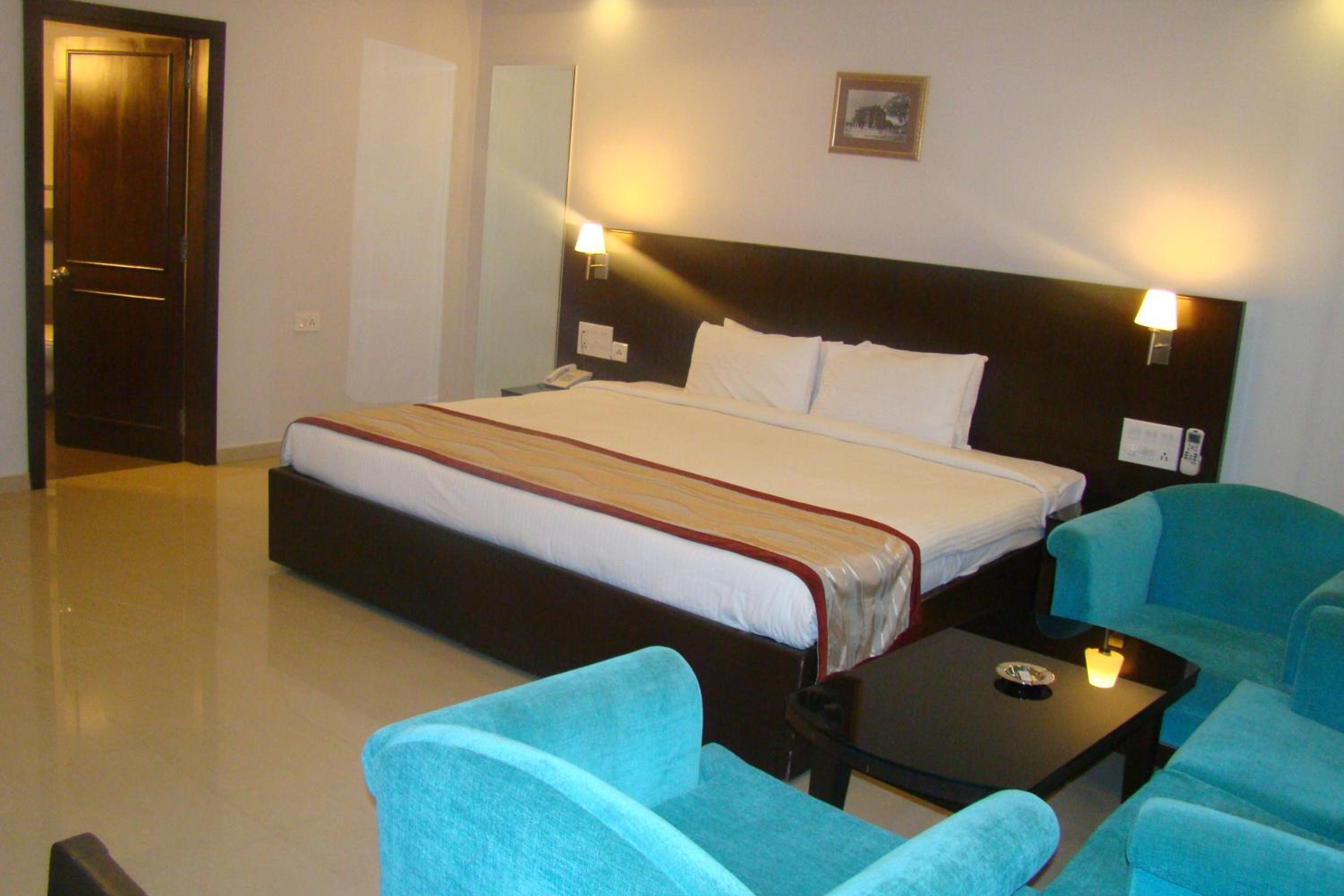 Deluxe Double or Twin Room