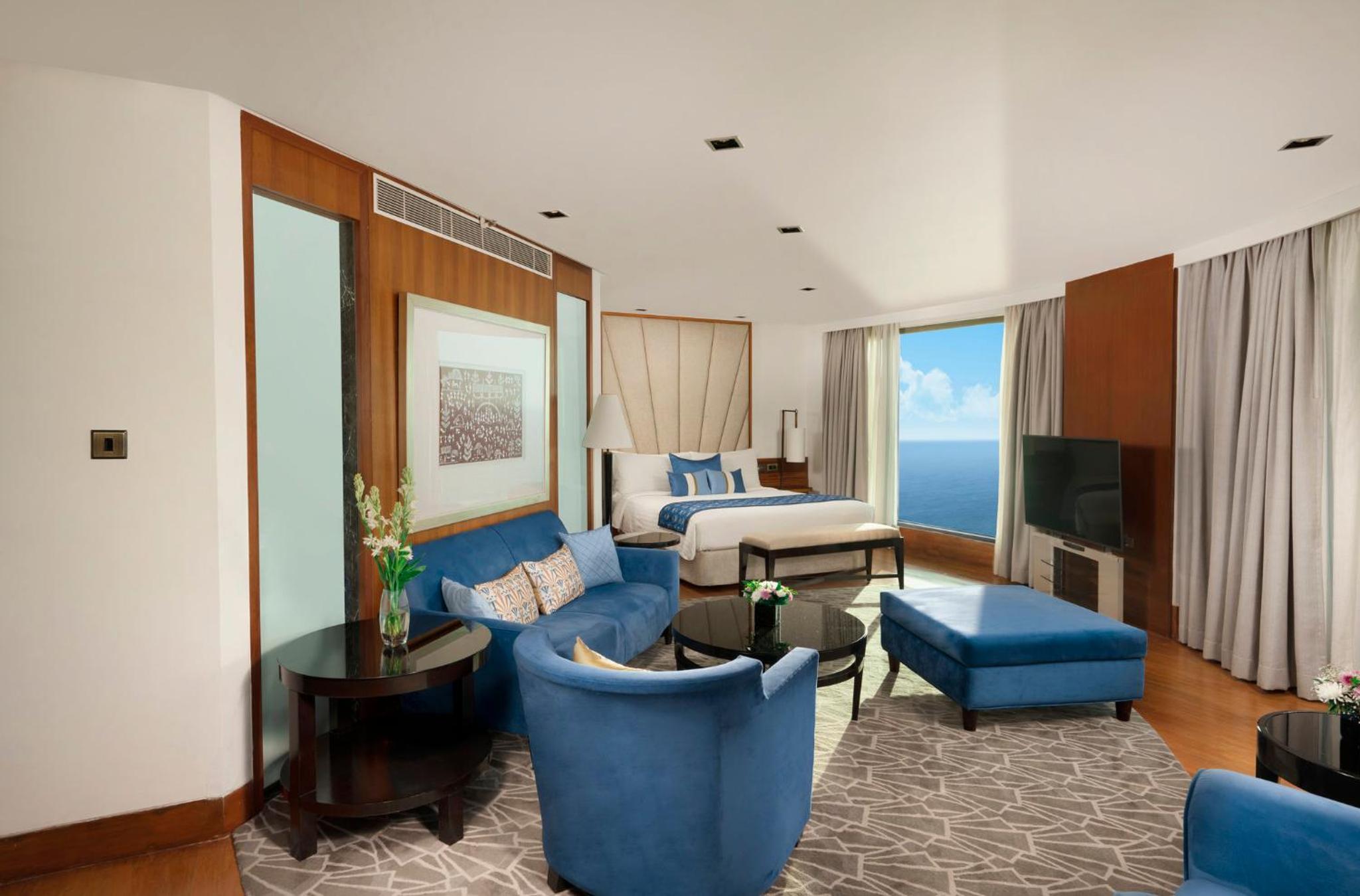 One-Bedroom Suite with Sea View