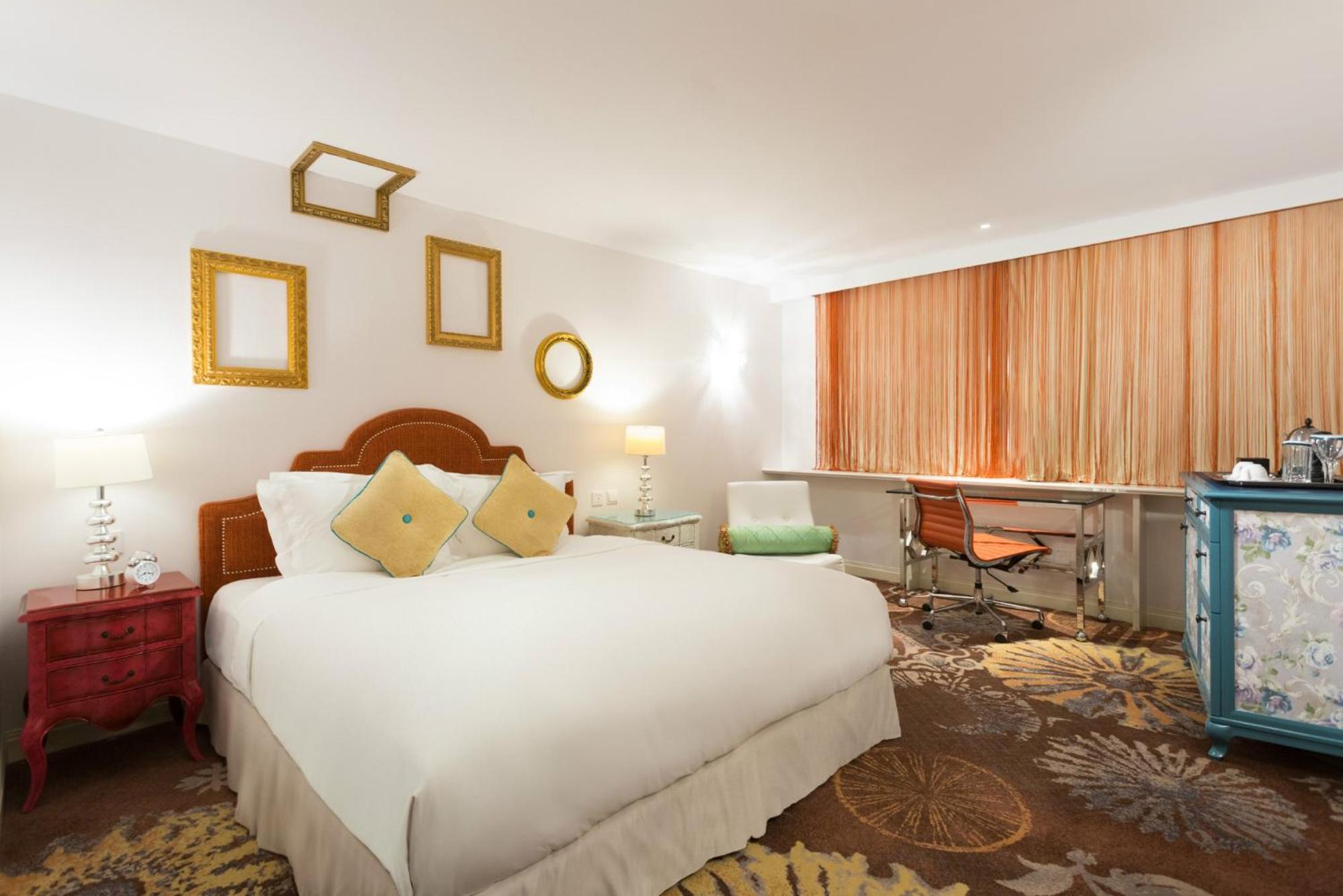 Deluxe King or Twin Room