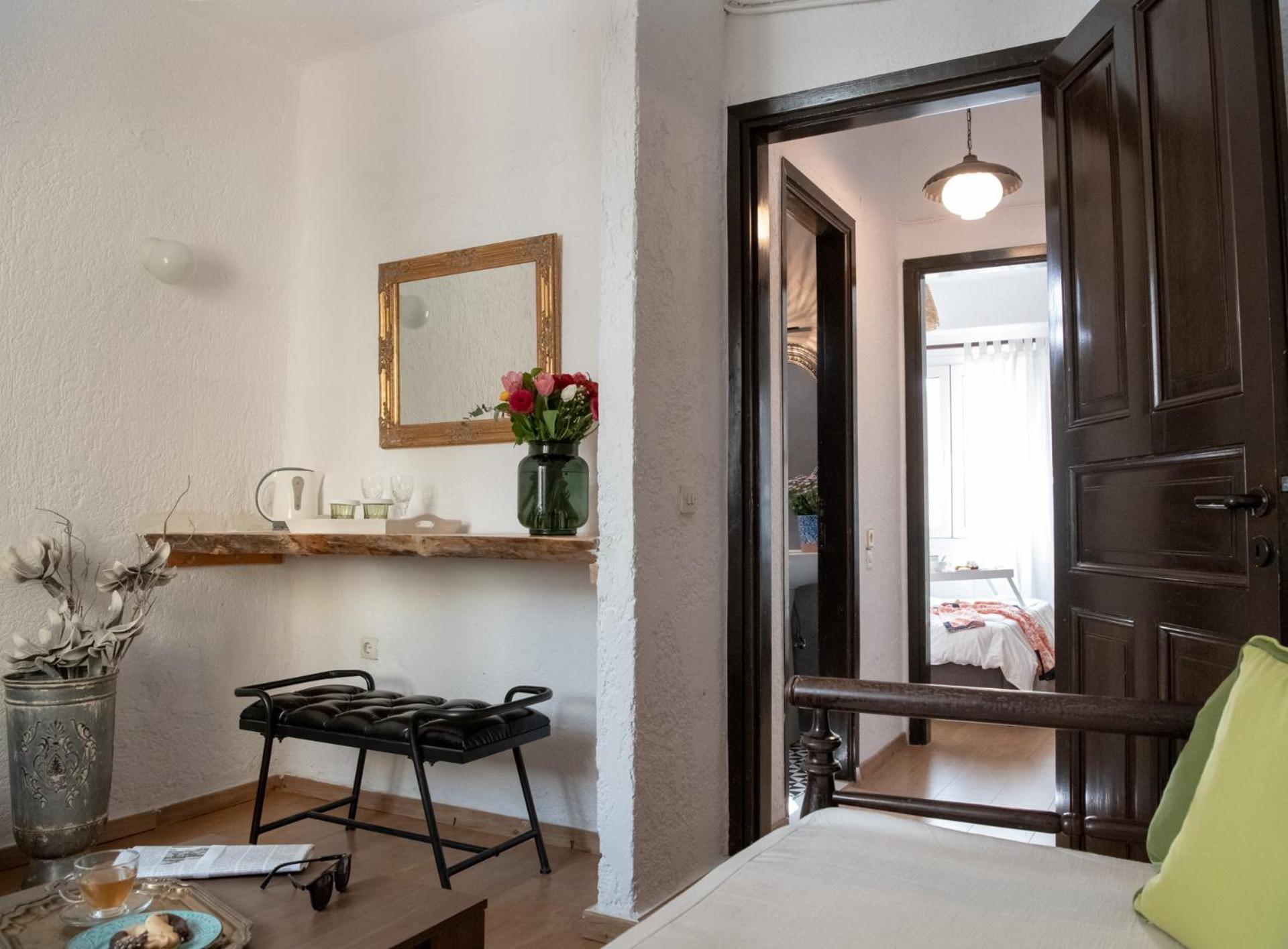 Junior Suite with Side Sea View