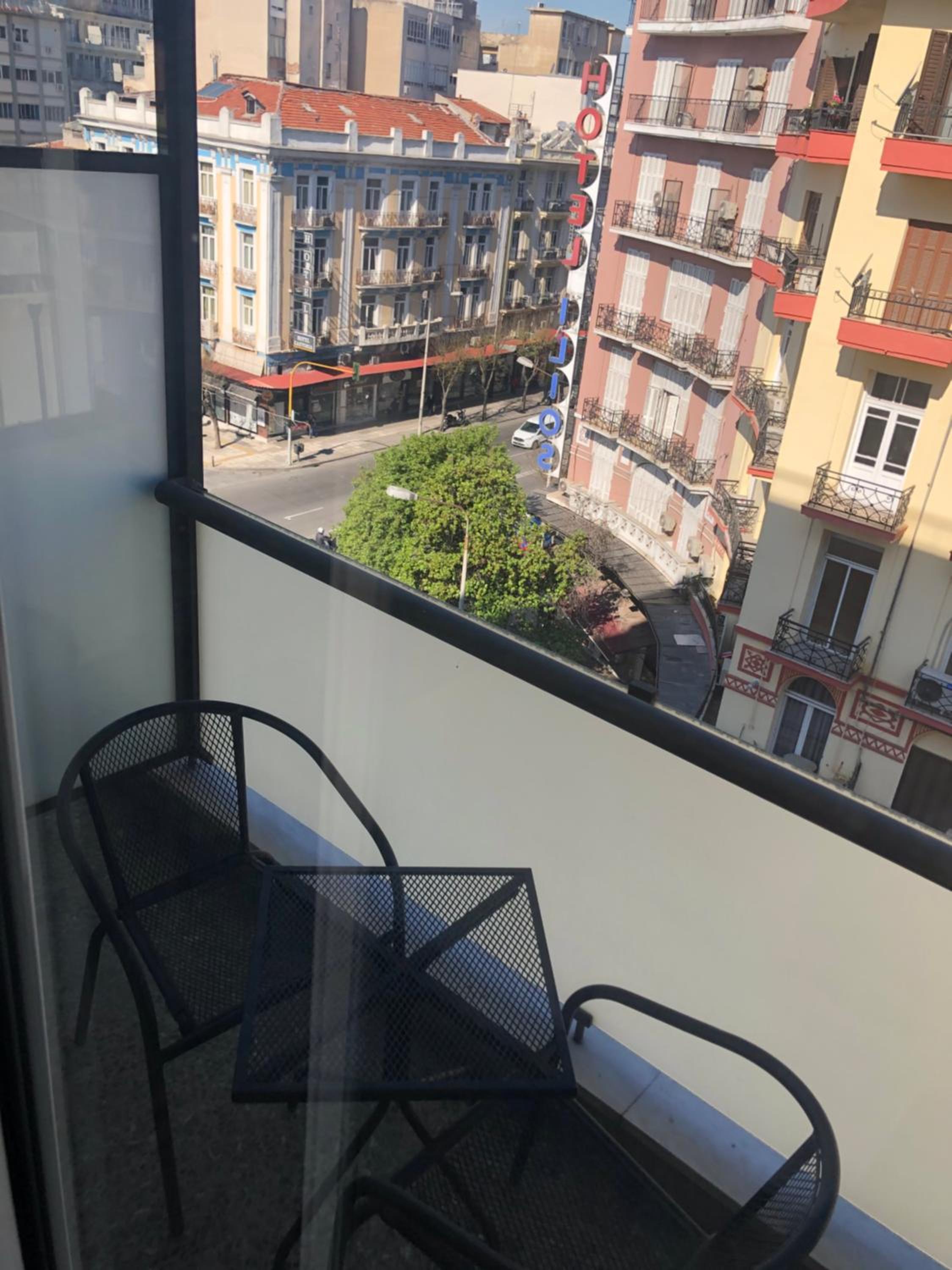 Executive Twin Room with Balcony 