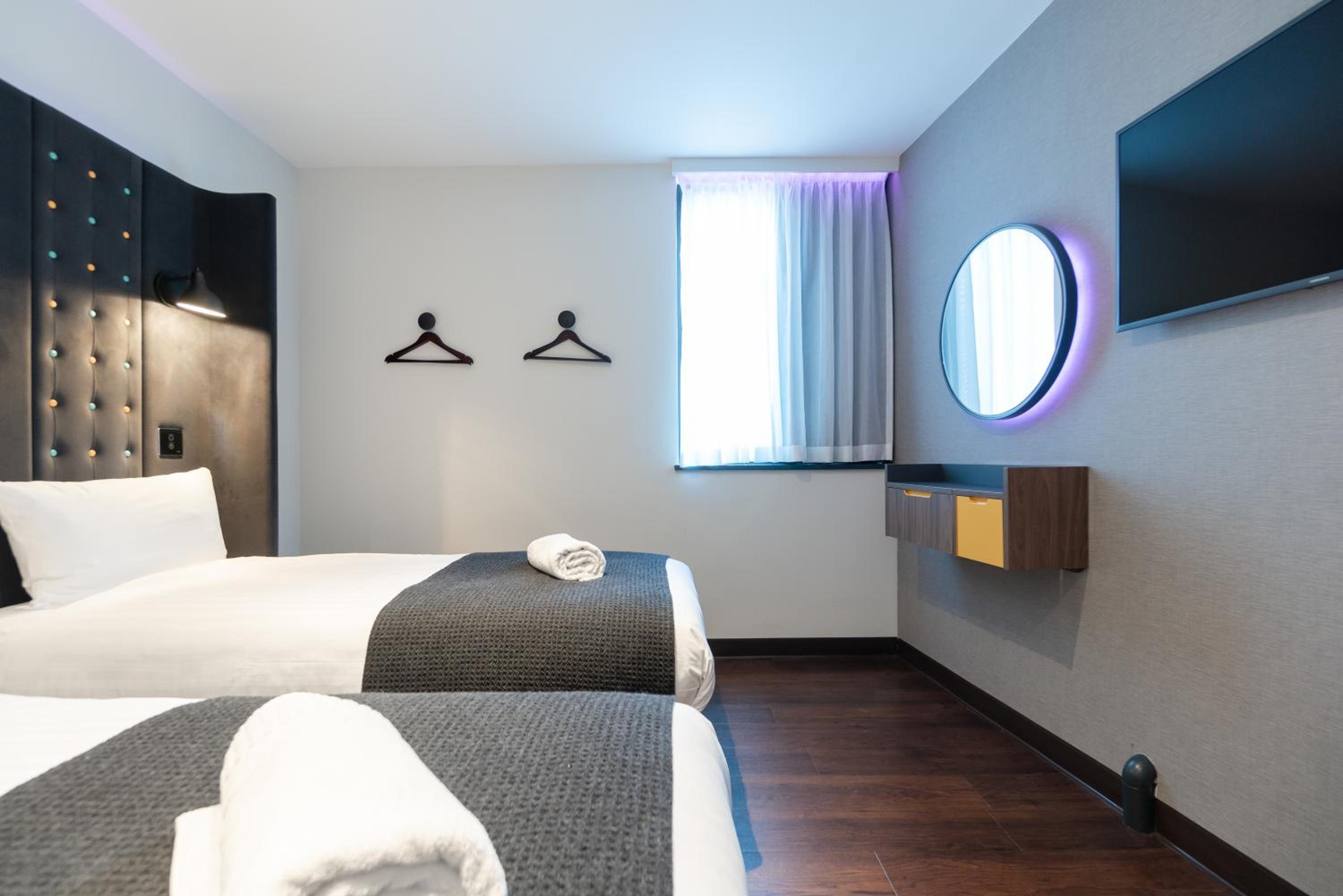 Cozy Twin with Window