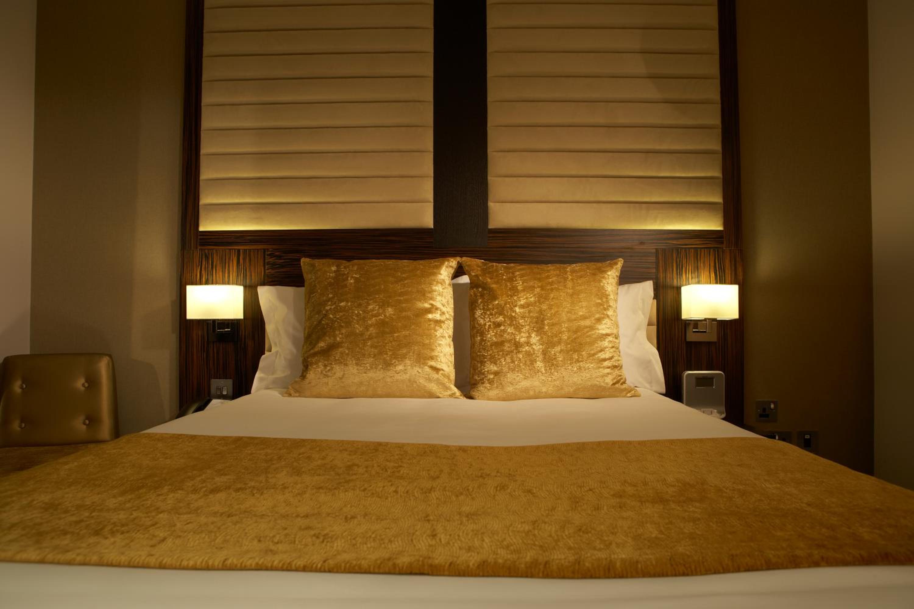 Double Room - No Window