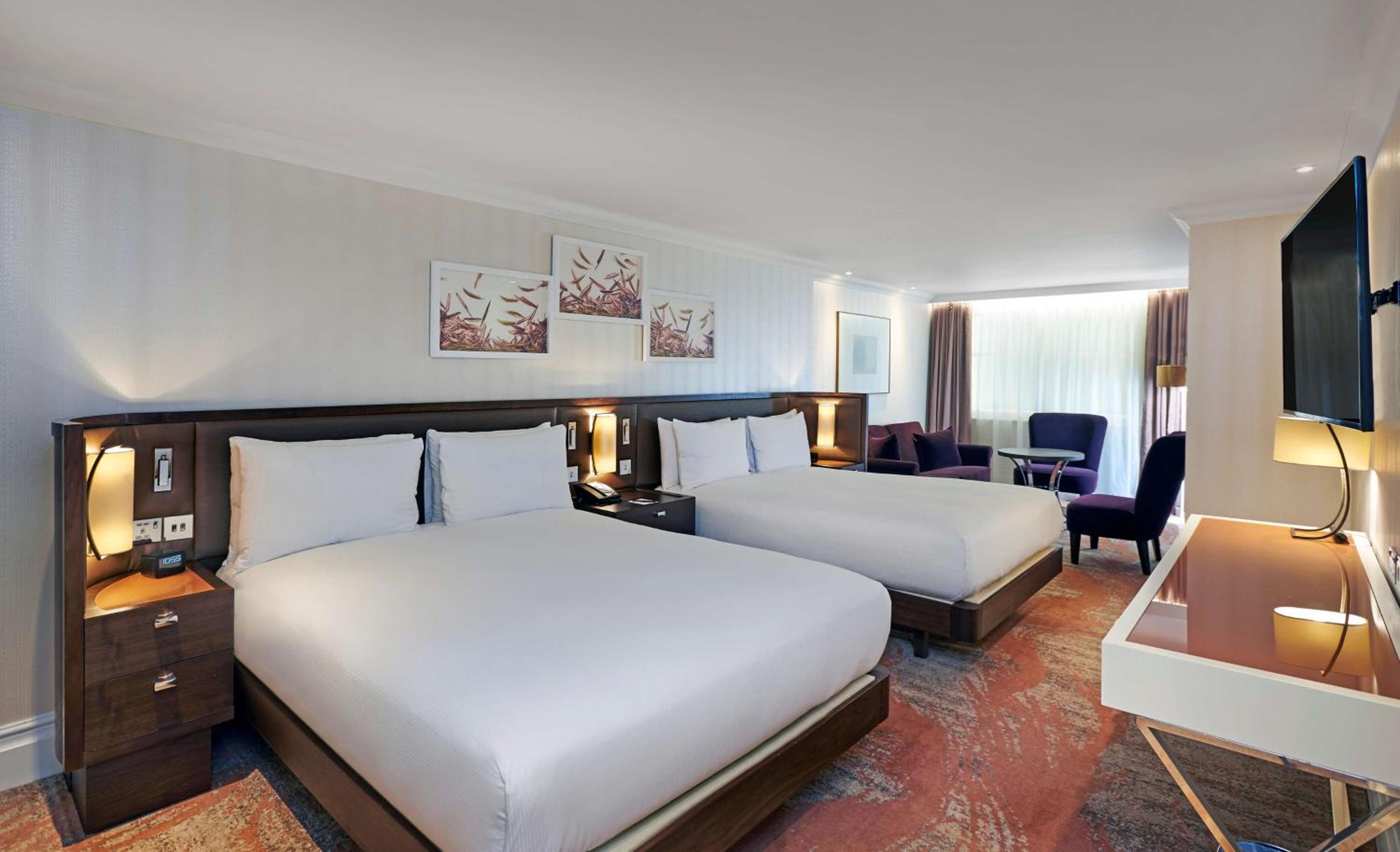 Grand Superior Queen room with two double bed