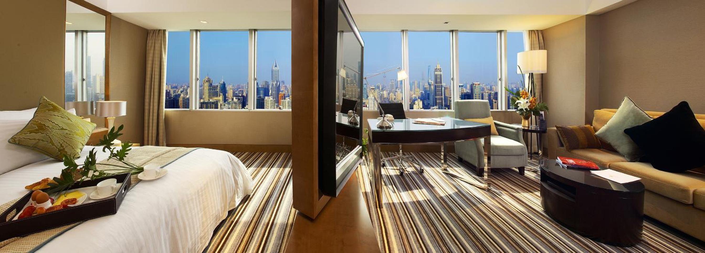 Villar Executive Twin Room with City View