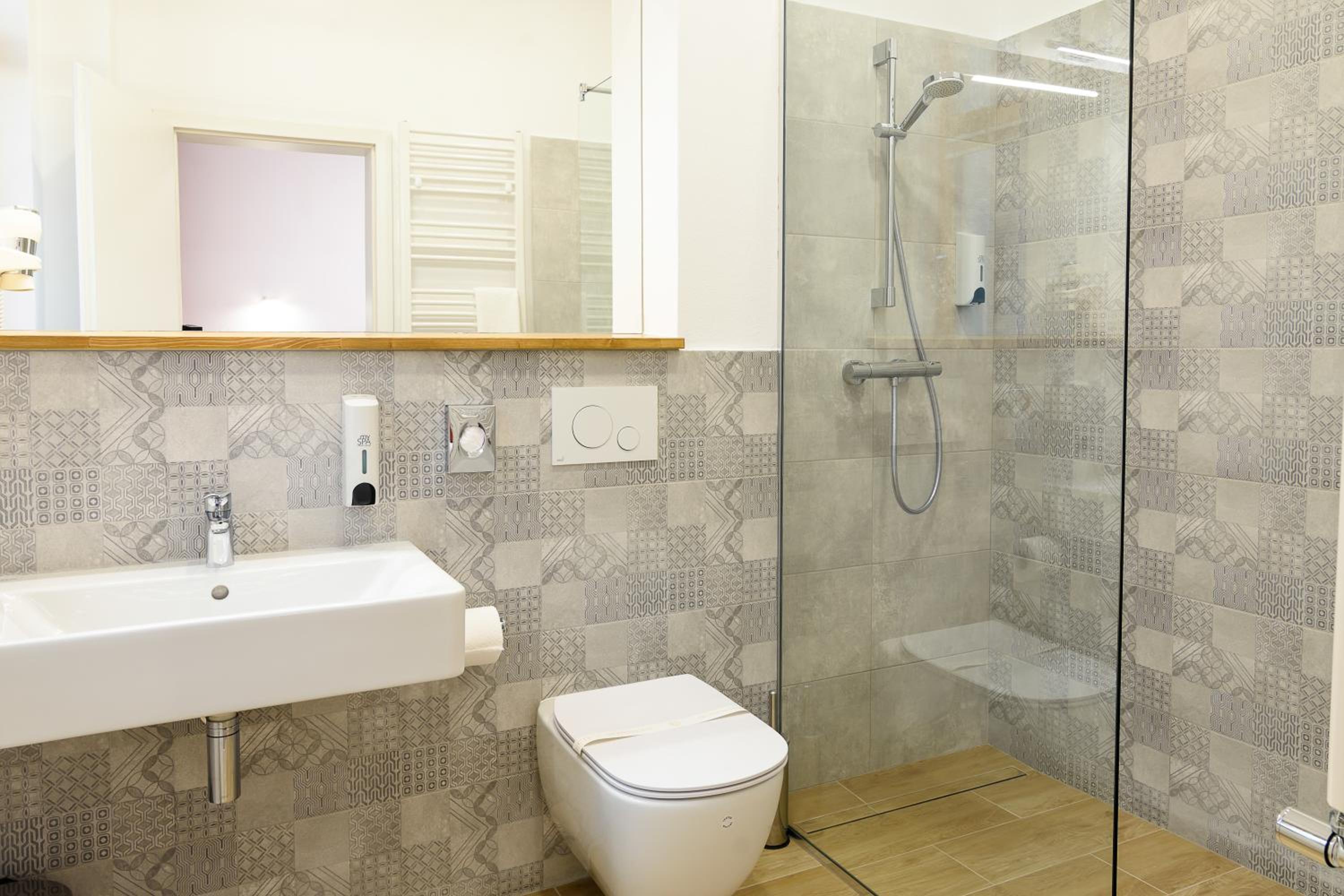 Twin Room with Shower