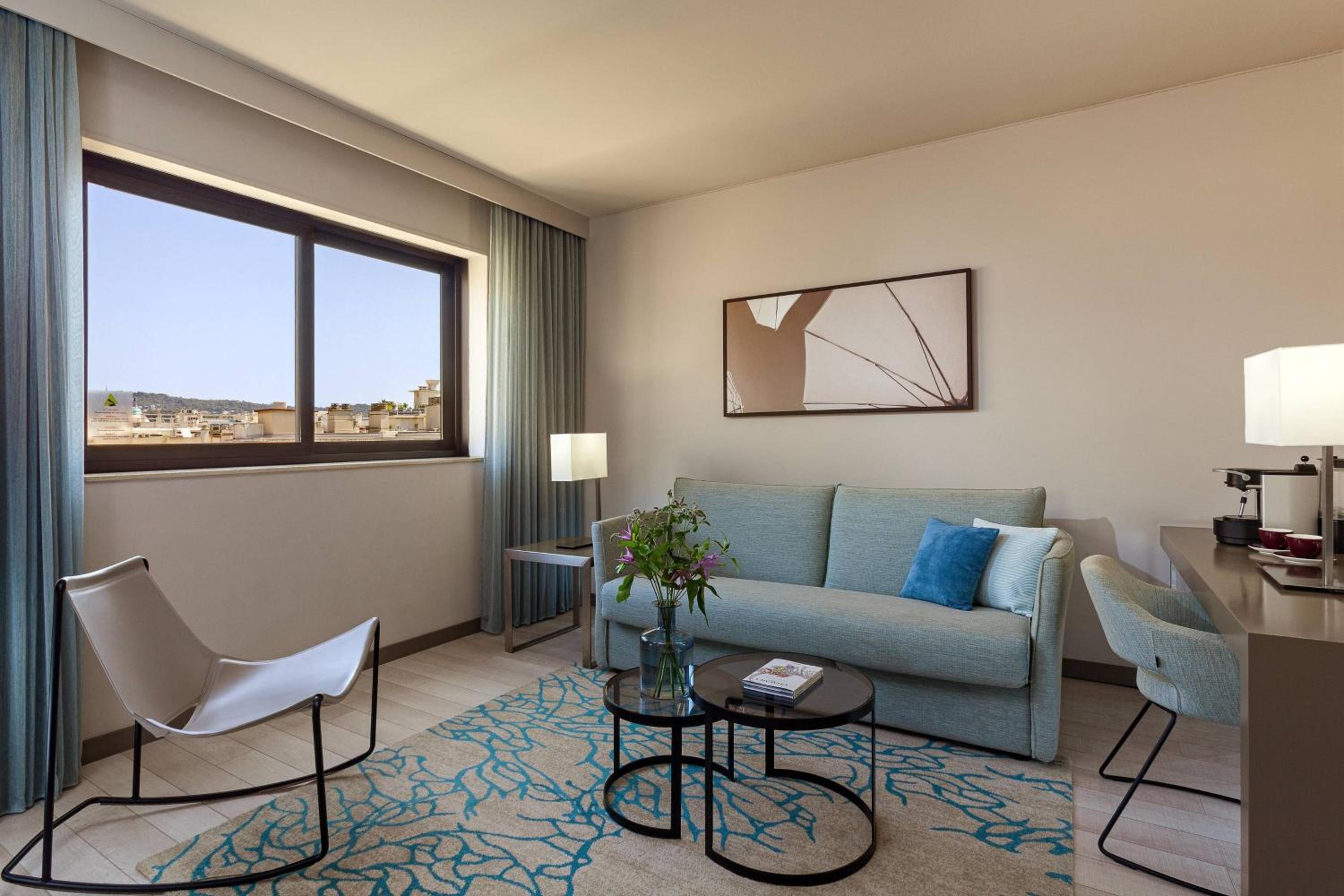 Junior Suite with City View