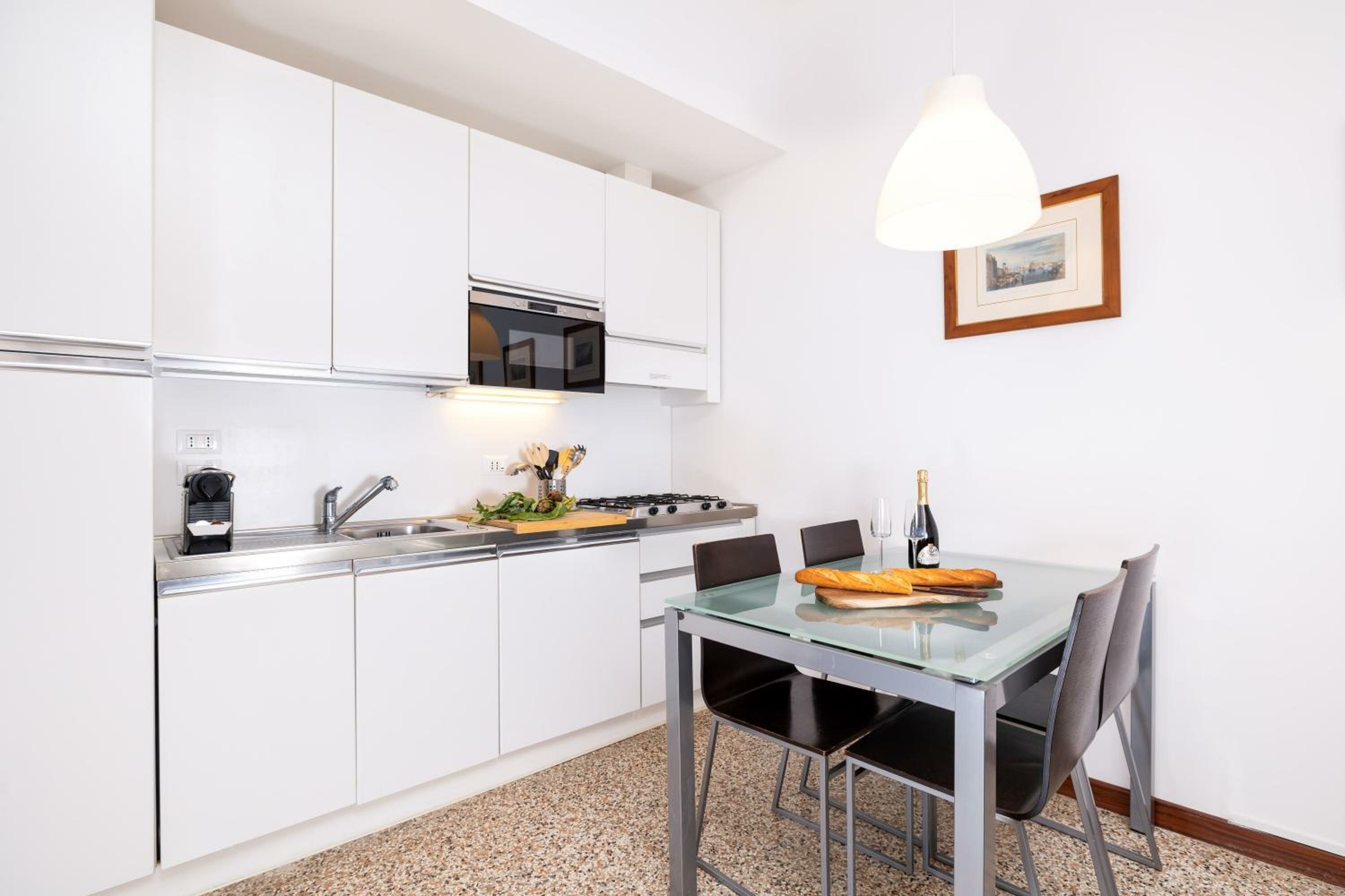 One-Bedroom Apartment (4 Adults)