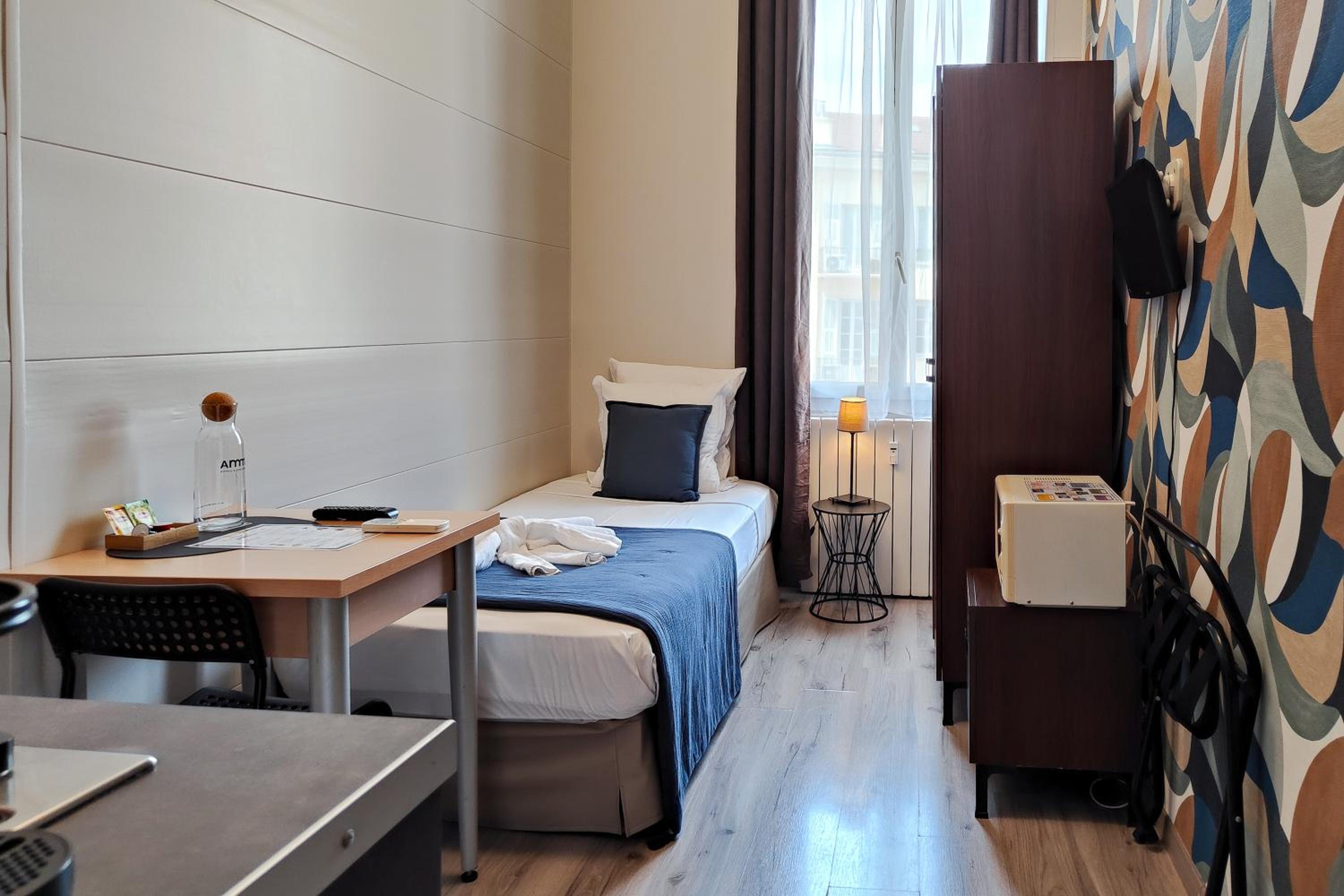 Economic Single Studio